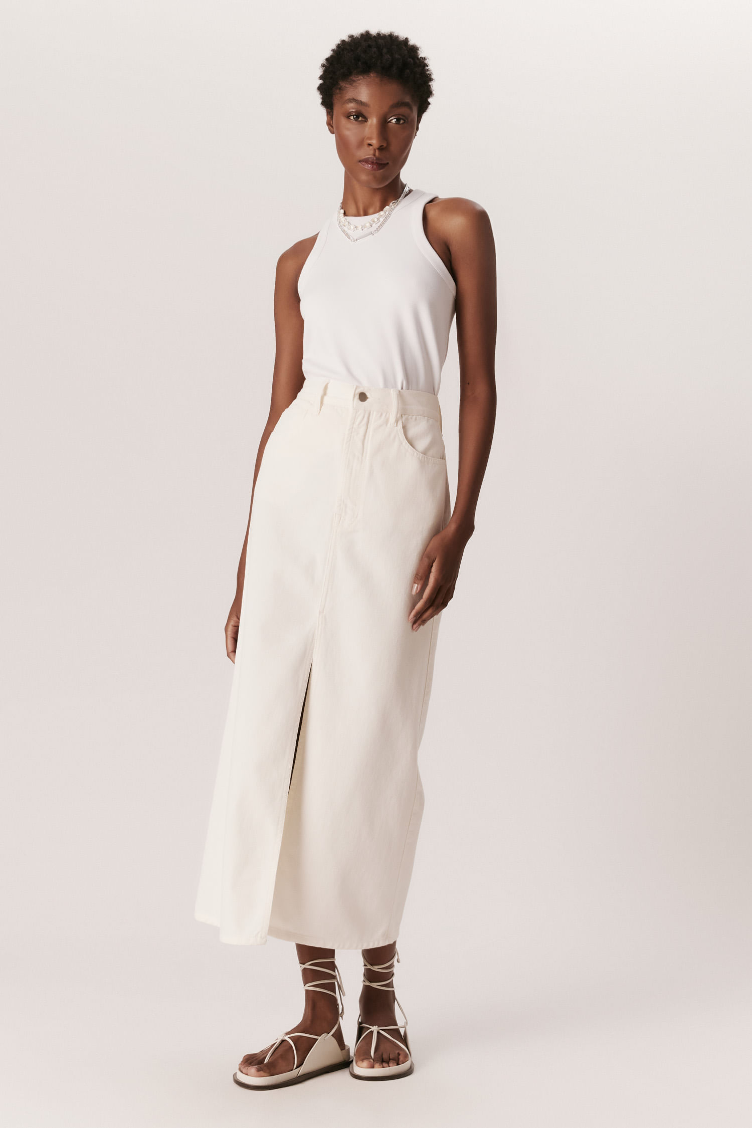 LOOK_23_0174_CAPA.JPG
