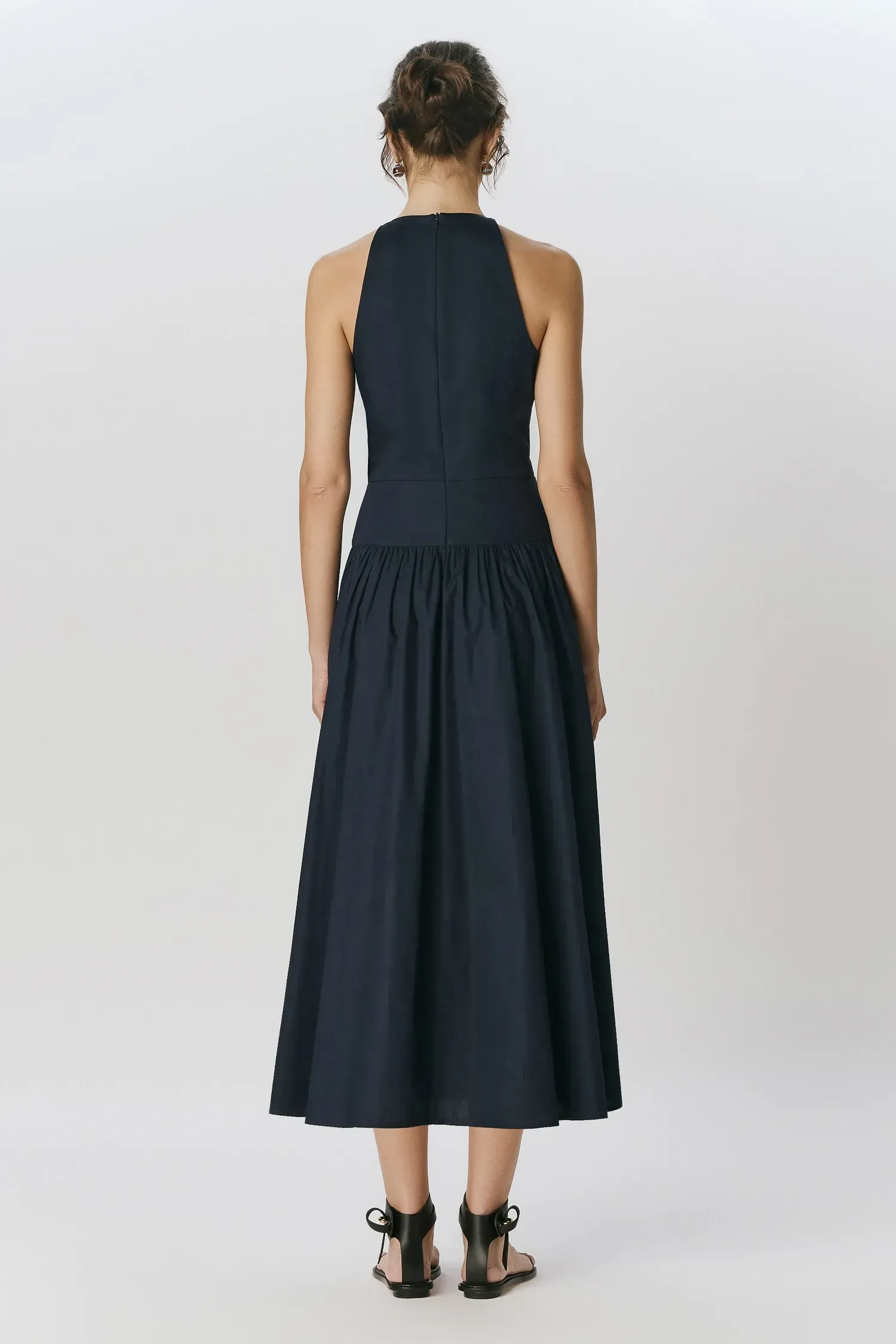 4-VC39005_VESTIDO_MIDI_DECOTE_ALTO_FRANZIDO_MARINHO_ANDREAMARQUES--4-