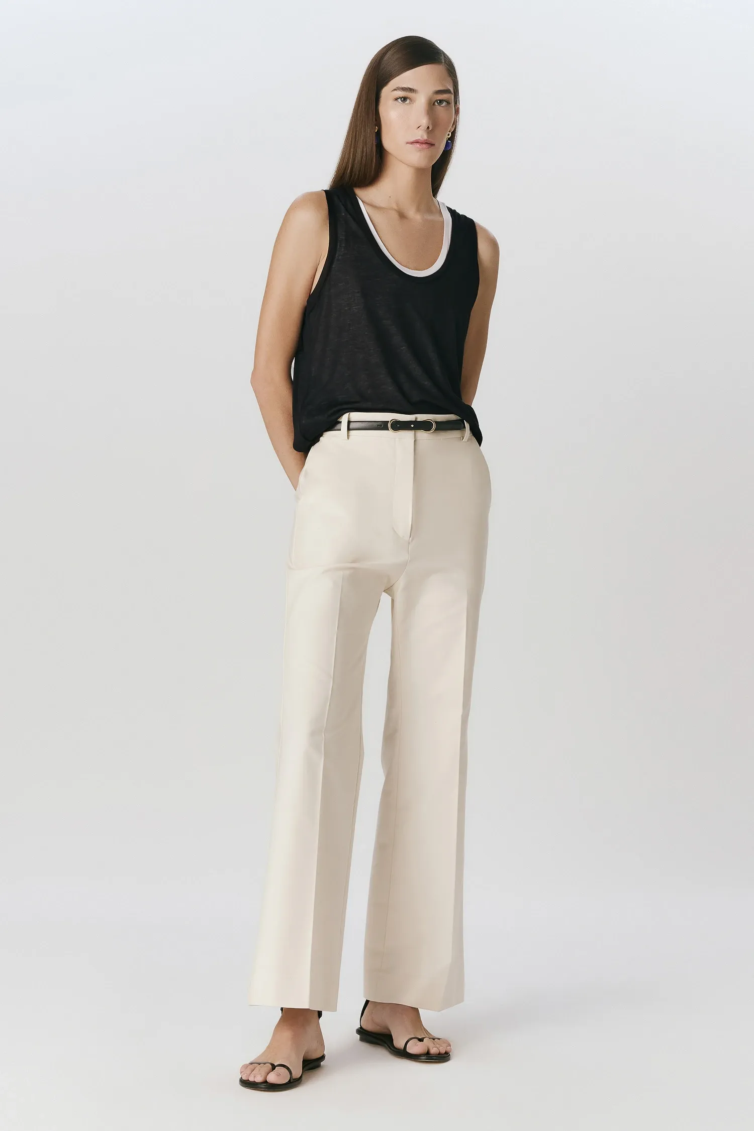 2-RE39027_REGATA_DECOTE_MALHA_PRETA_ANDREAMARQUES--4-