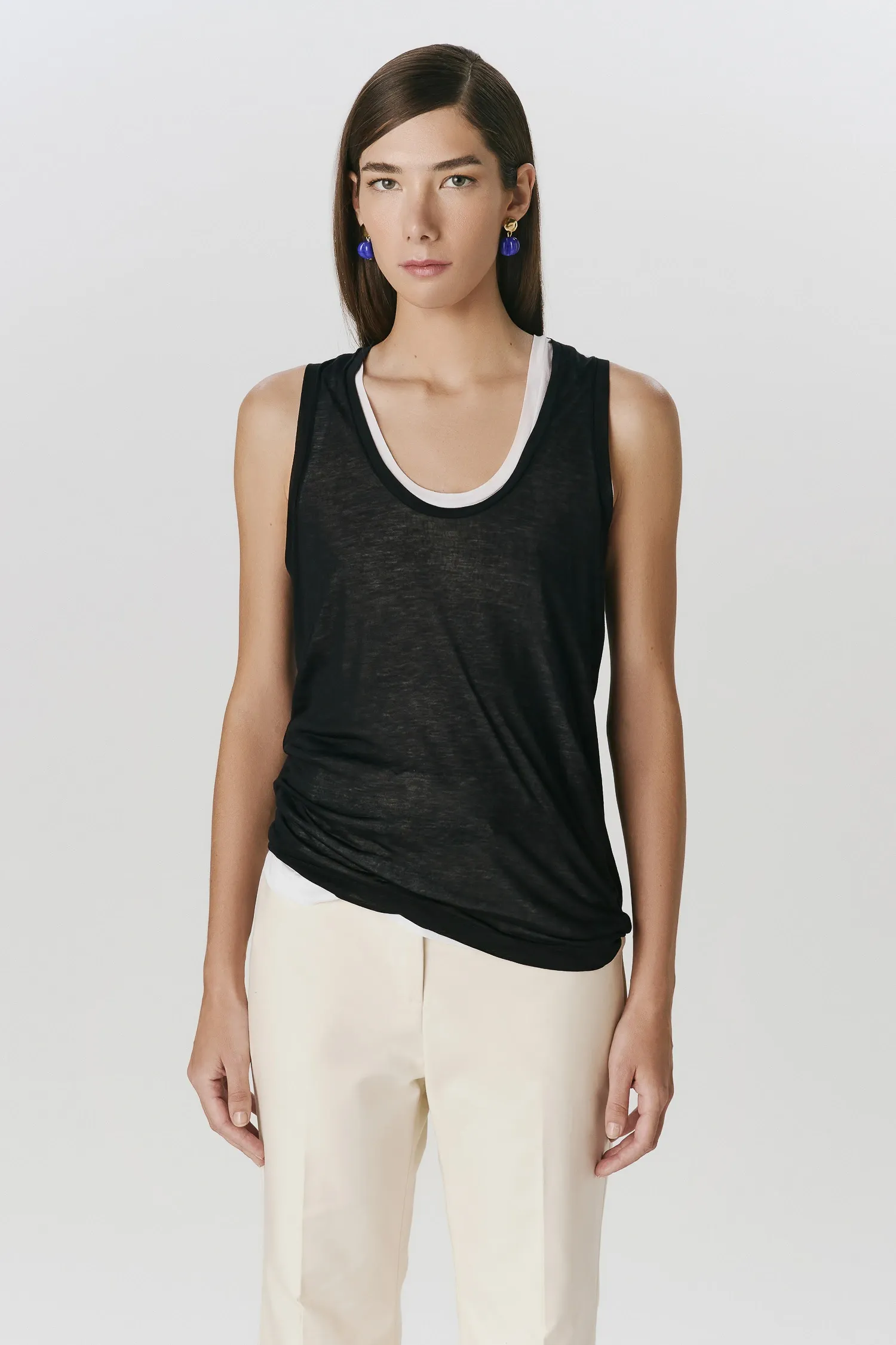 4-RE39027_REGATA_DECOTE_MALHA_PRETA_ANDREAMARQUES