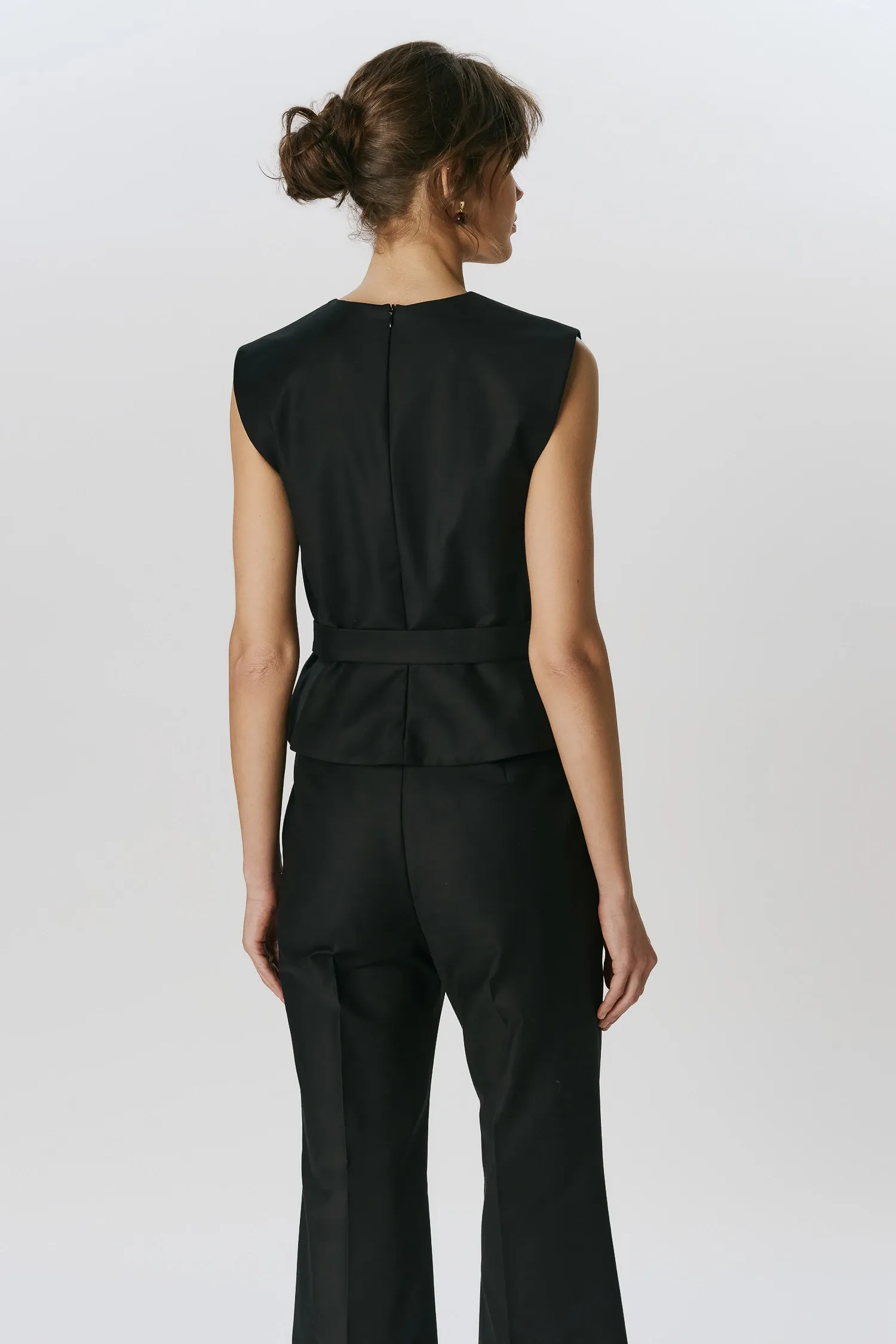 3-TP39032_TOP_DECOTE_V_PRETO_ANDREAMARQUES--6-