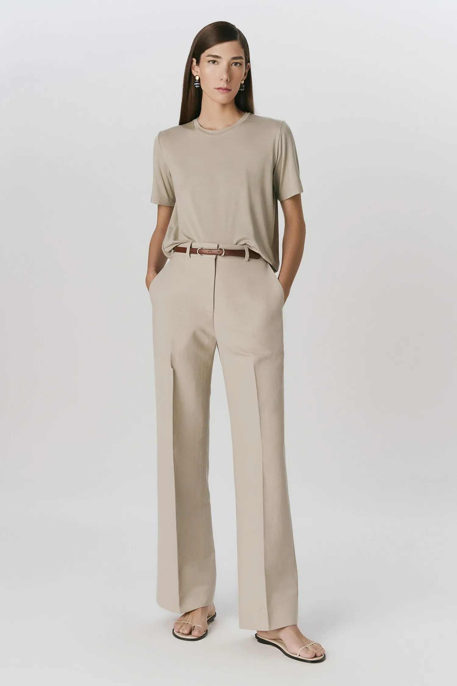 3-CA39038_CALCA_RETA_LONGA_FLARE_TAUPE_ANDREAMARQUES--4-
