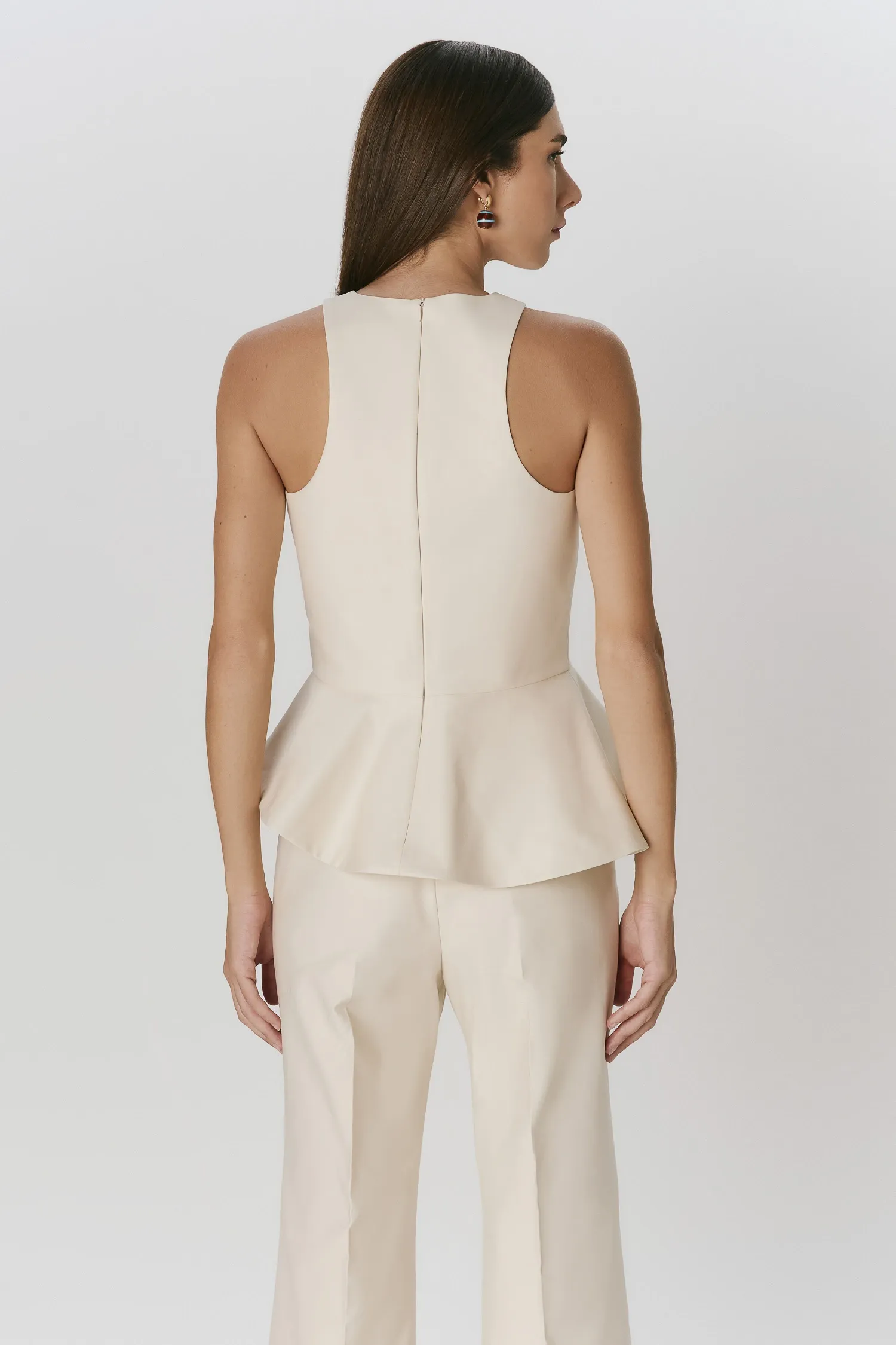 4-TP39047_TOP_BASQUE_ASSIMETRICA_OFFWHITE_ANDREAMARQUES--6-