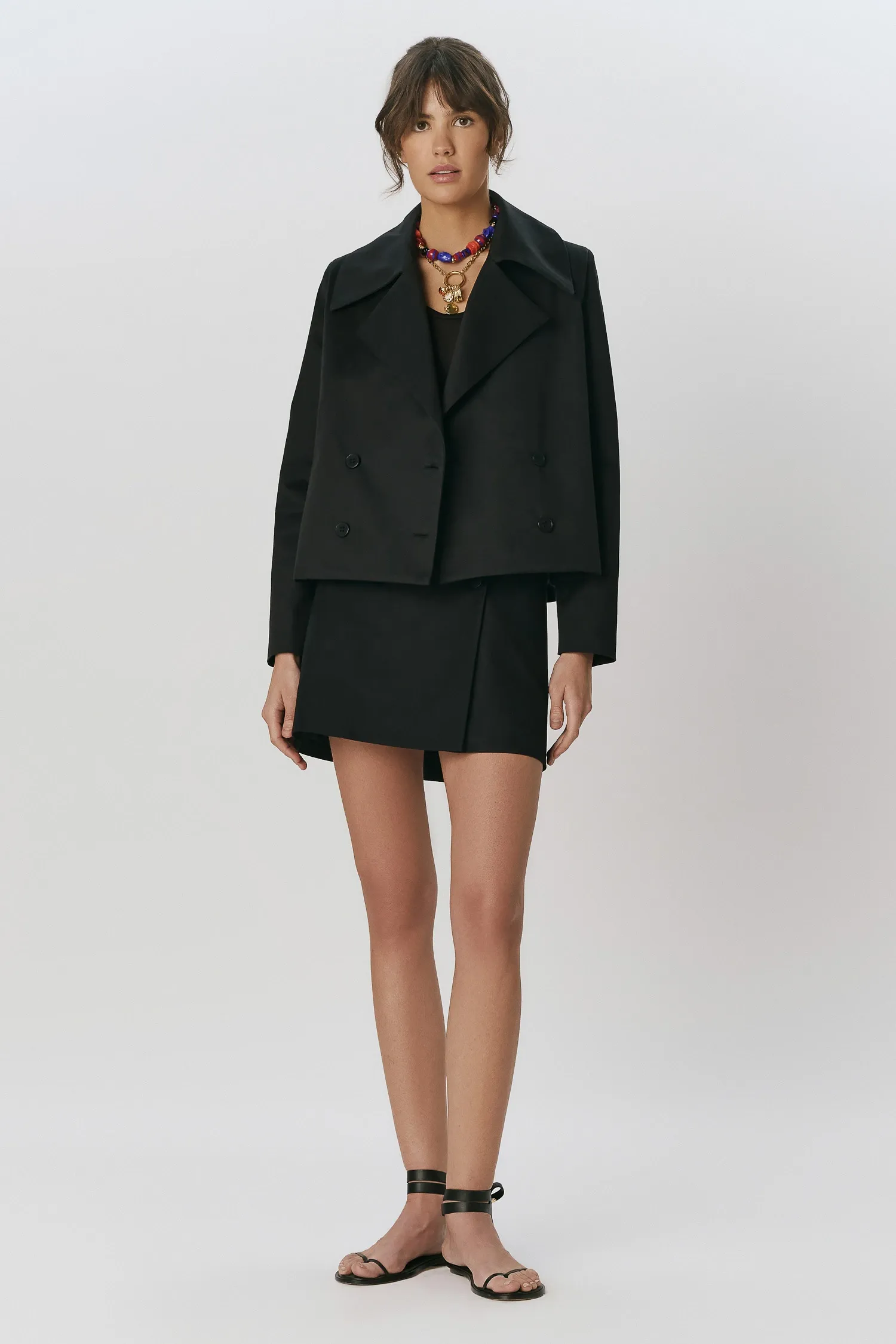 2-CS39051_CASACO_CURTO_GOLA_AMPLA_PRETO_ANDREAMARQUES