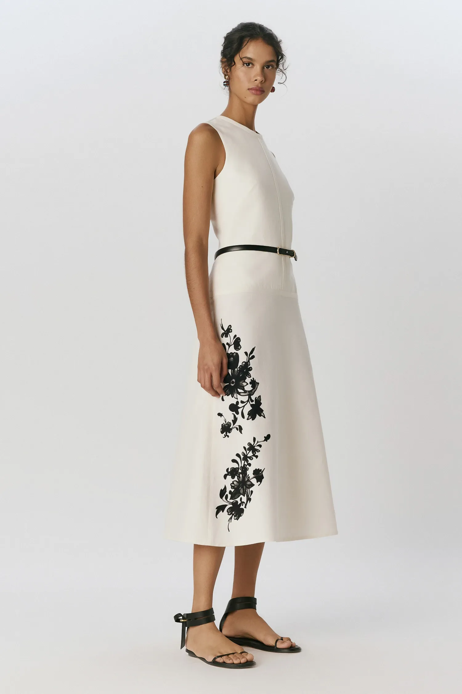 2-VC39090_0157--VESTIDO_LINHO_PALA_BOUQUET_ANDREAMARQUES--7-
