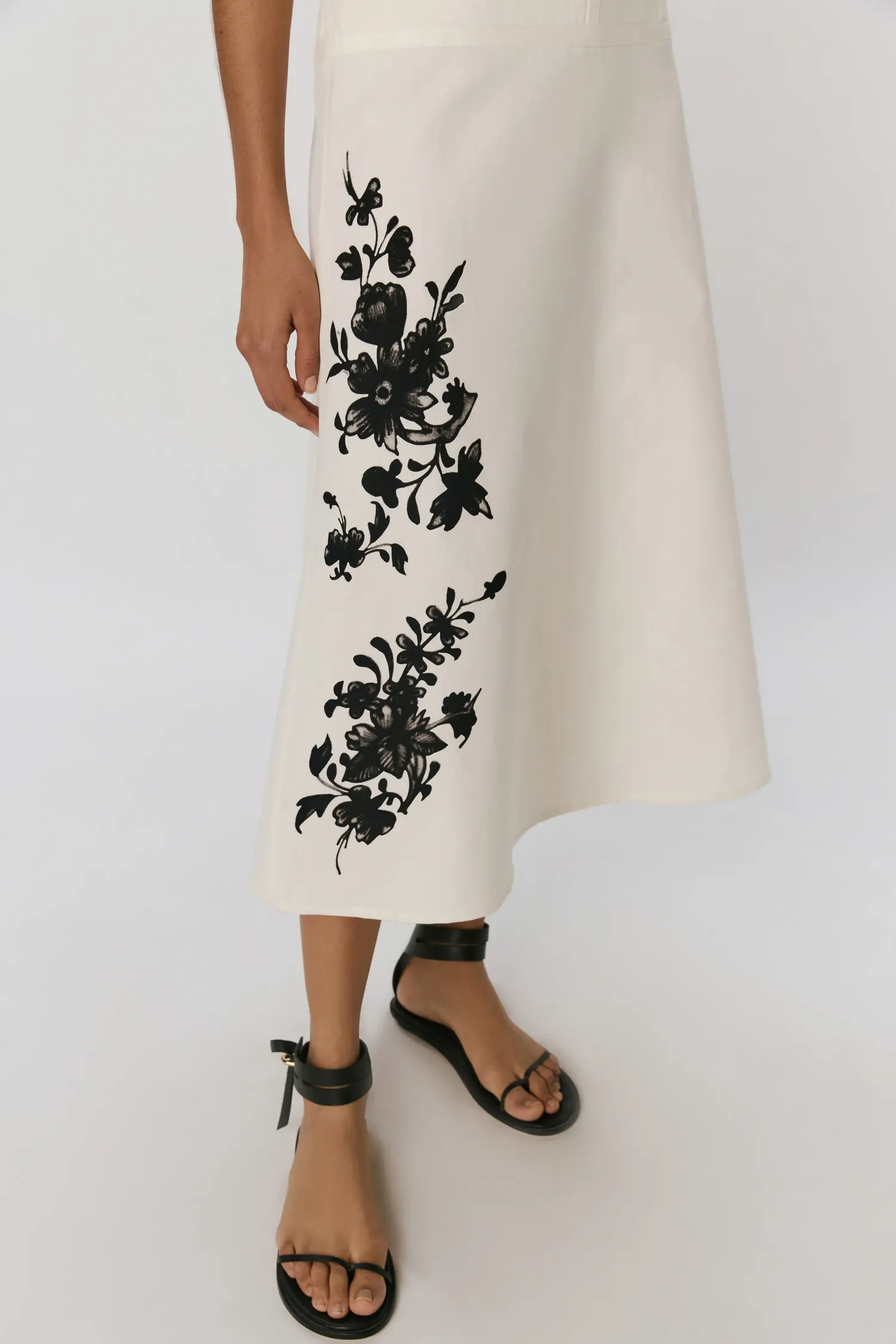 5-VC39090_0157--VESTIDO_LINHO_PALA_BOUQUET_ANDREAMARQUES--3-