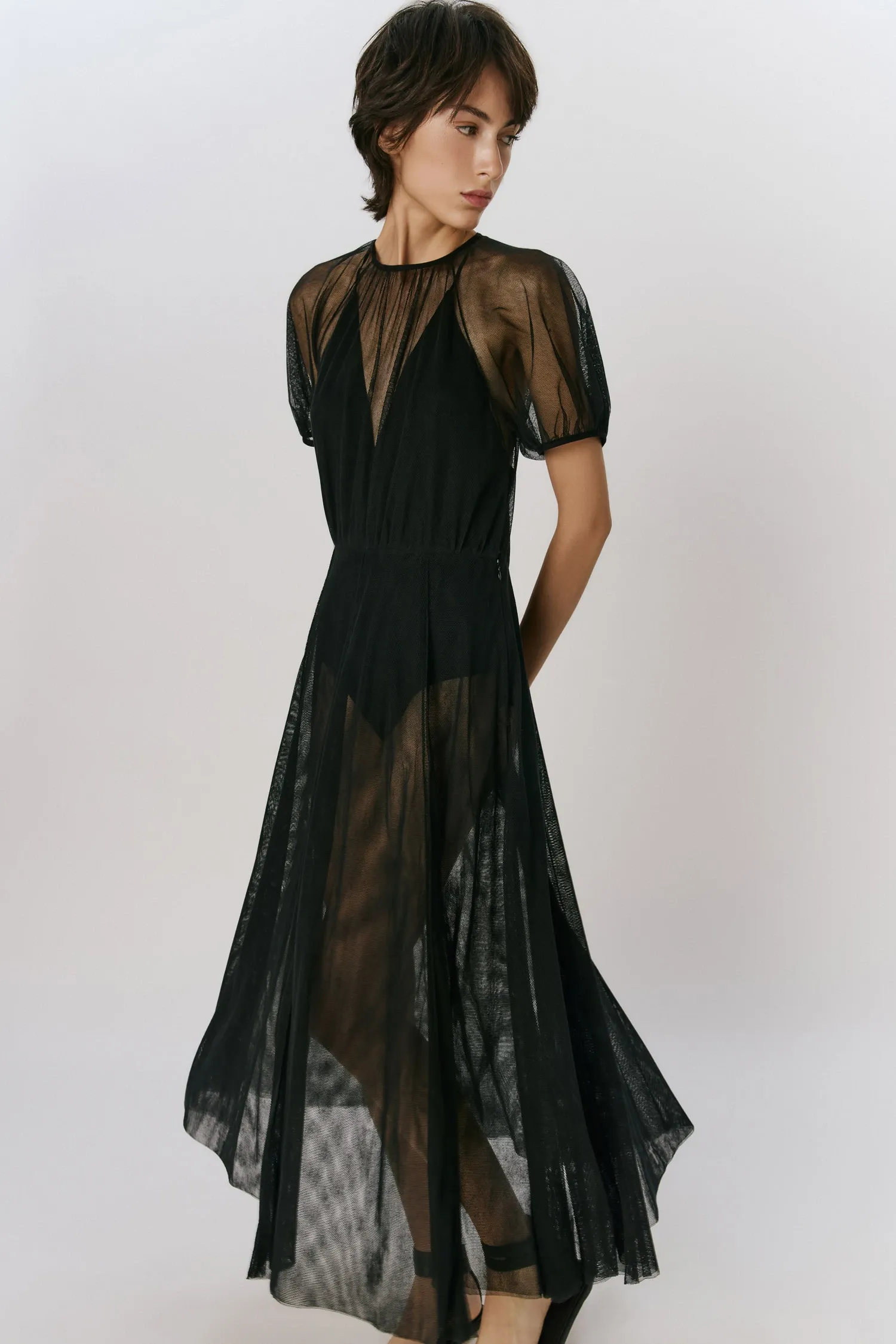 2-VC39087_0184---VESTIDO_MIDI_TULE_NESGAS_PRETO_ANDREAMARQUES--14-