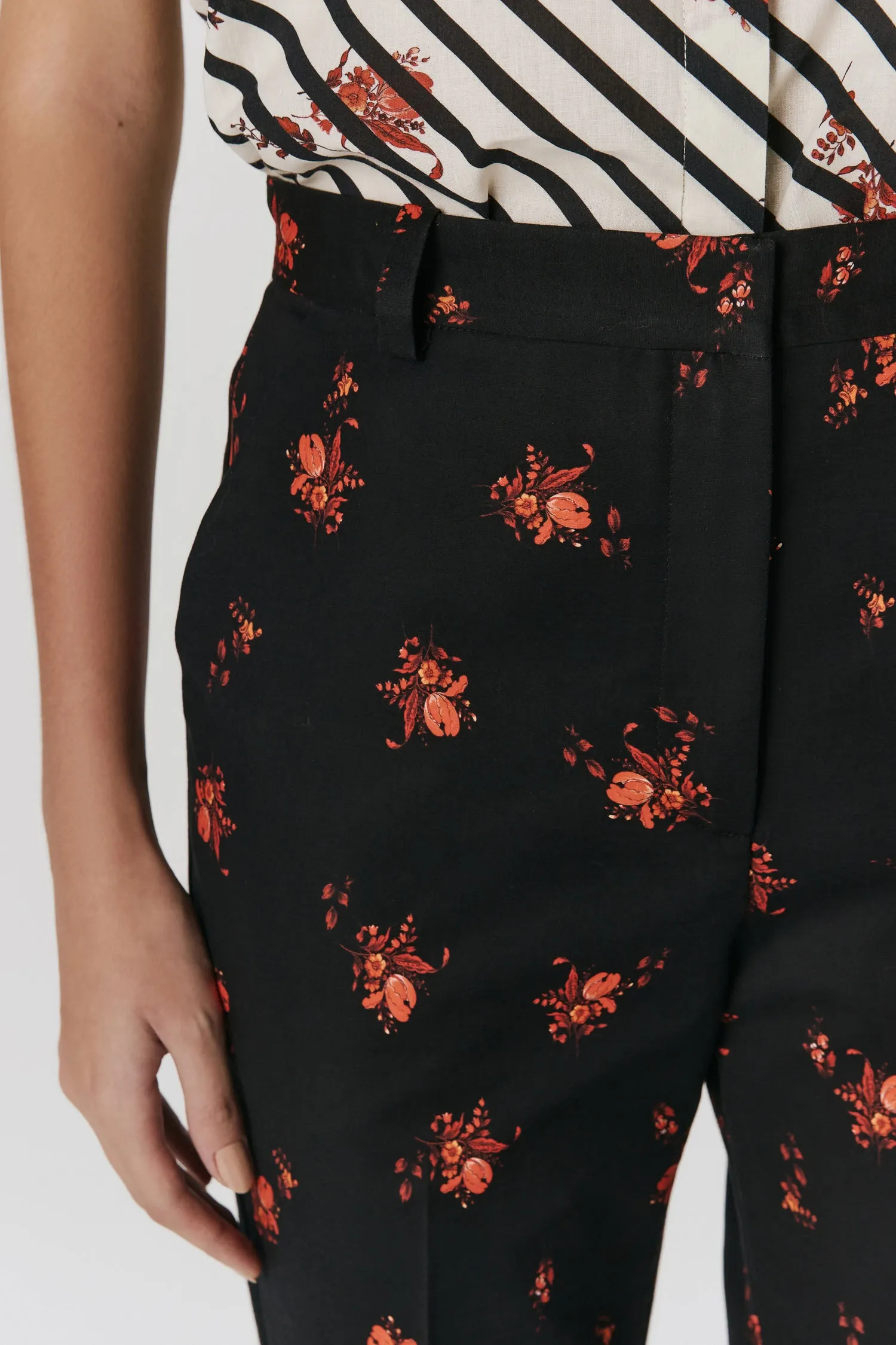 4-CA39078_CALCA_RETA_TULIPAPRETA--9-