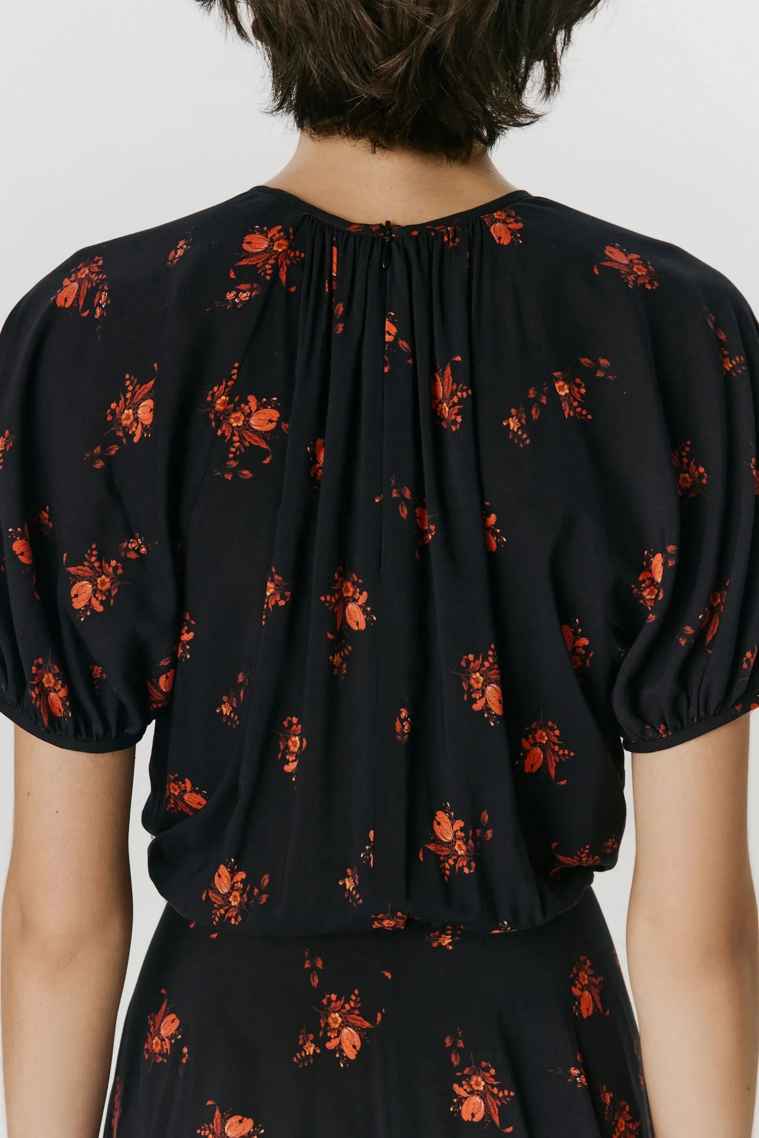 5-VC39074_VESTIDO_MANGA_CURTA_BUFANTE_TULIPA_PRETA_ANDREAMARQUES--7-