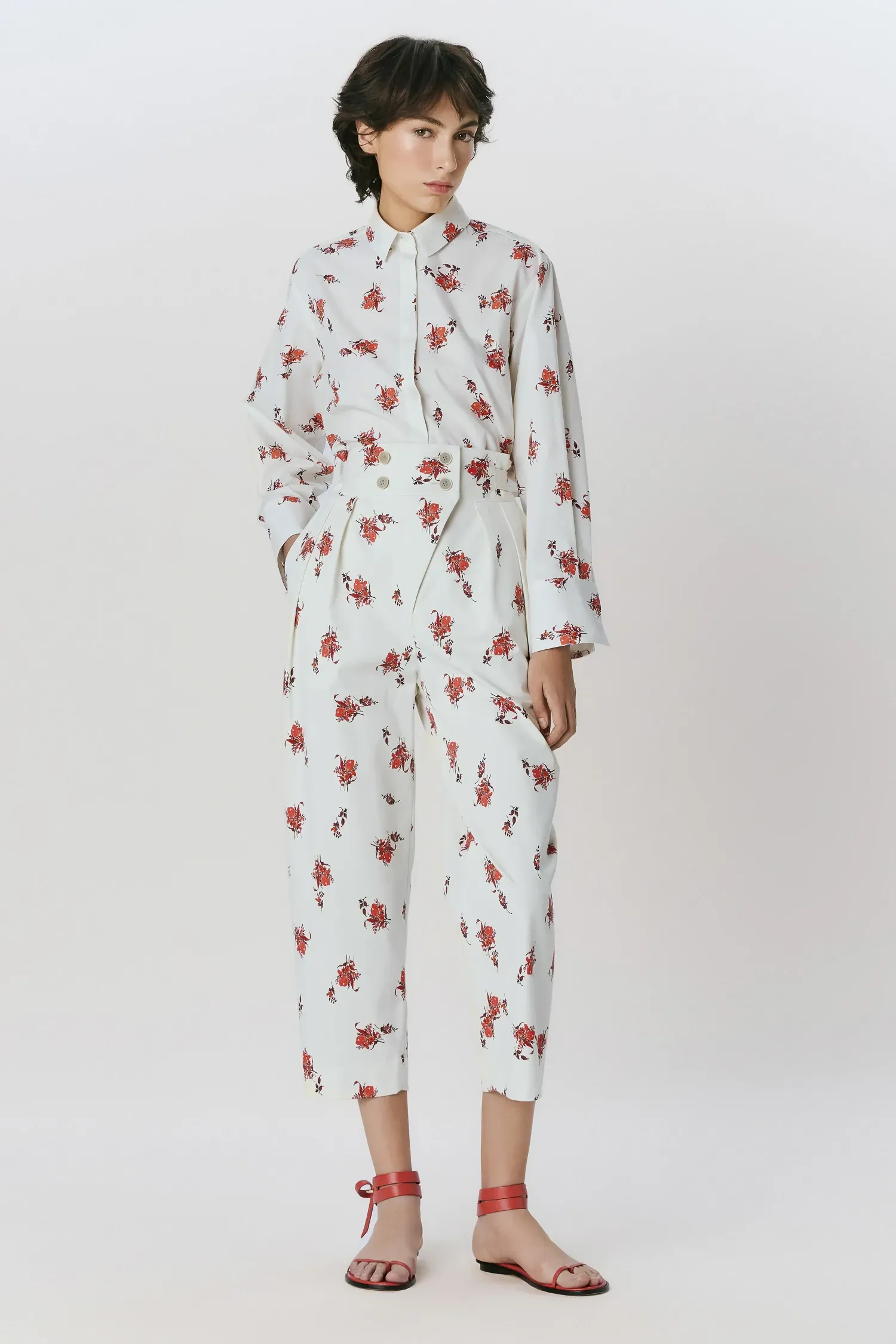 5-CM39063_CAMISA_RETA_CROPPED_TULIPA_OFFWHITE_ANDREAMARQUES--5-