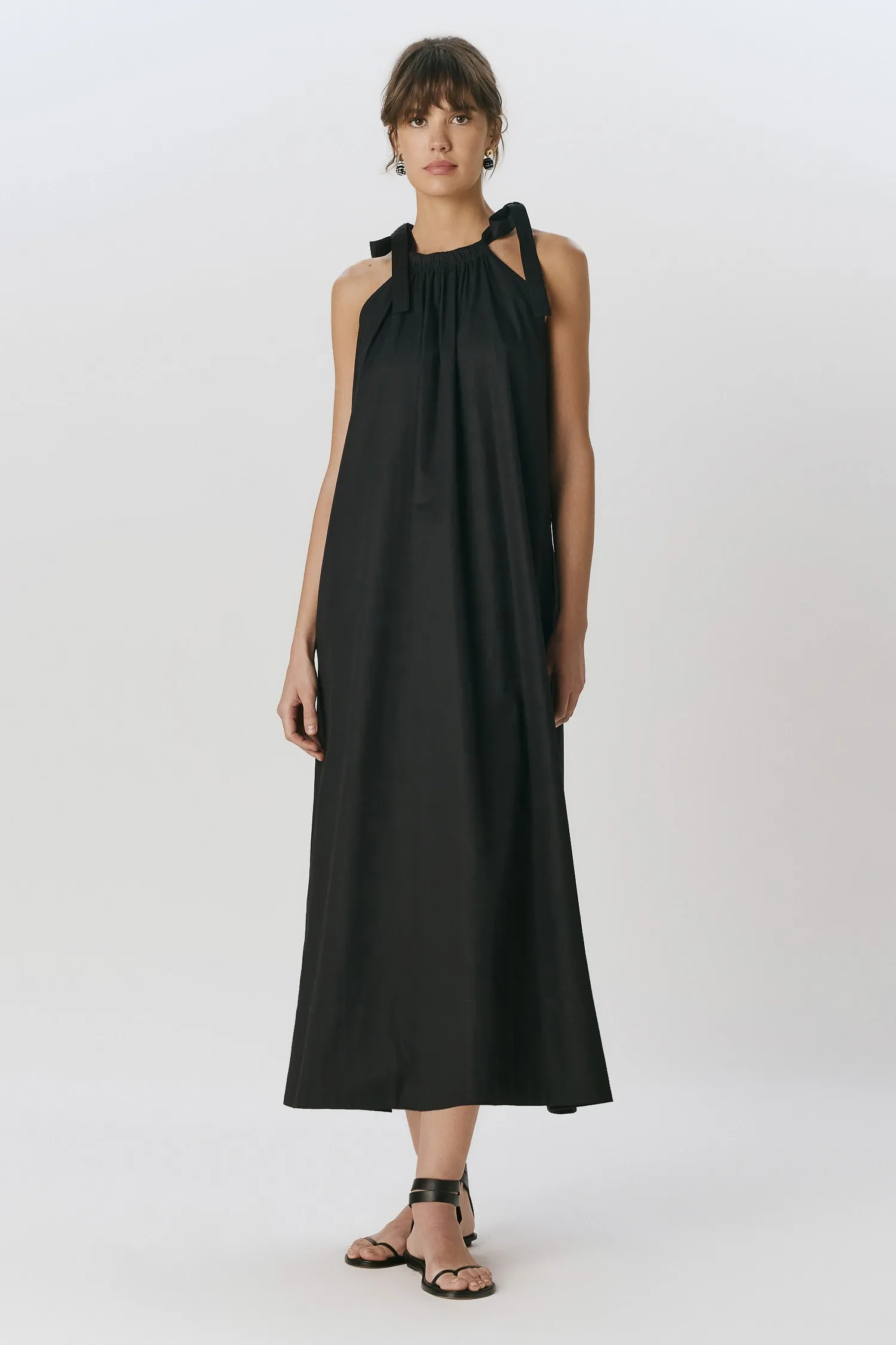 3-VC39116_VESTIDO-DECOTE-ALTO-FITAS-PRETO--3-