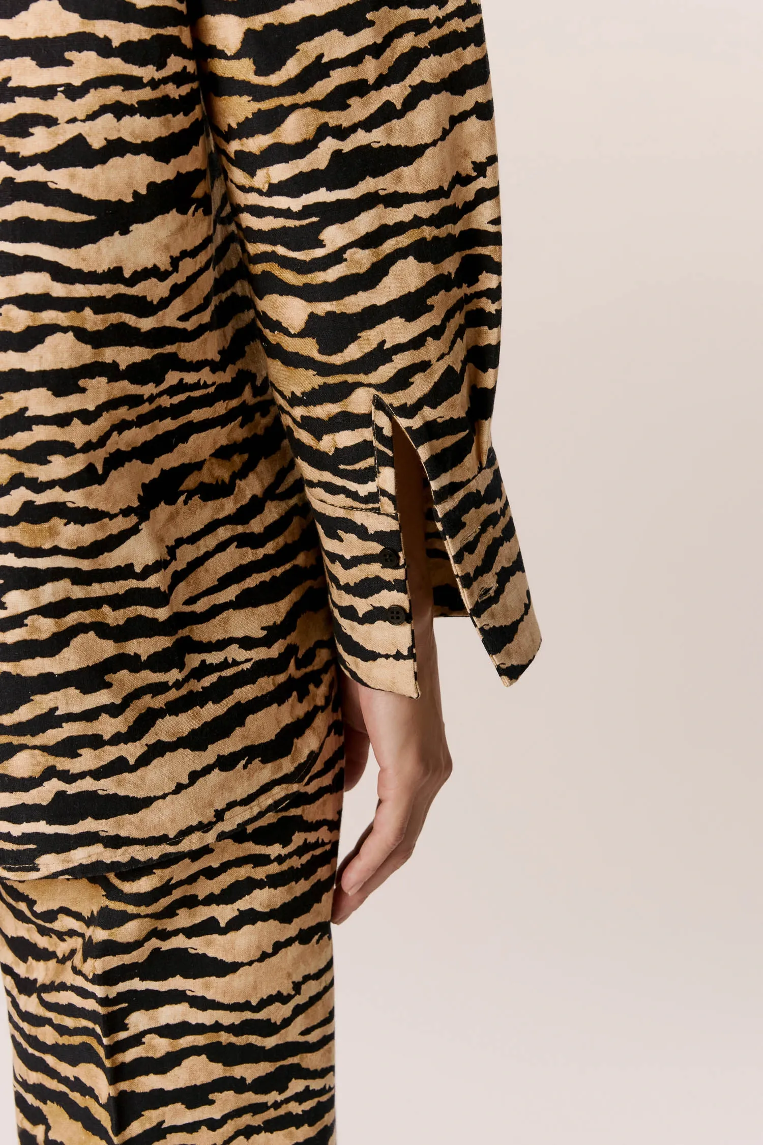 007531_CAMISA_PATE_COBERTA_TIGRE_ANDREAMARQUES--6-