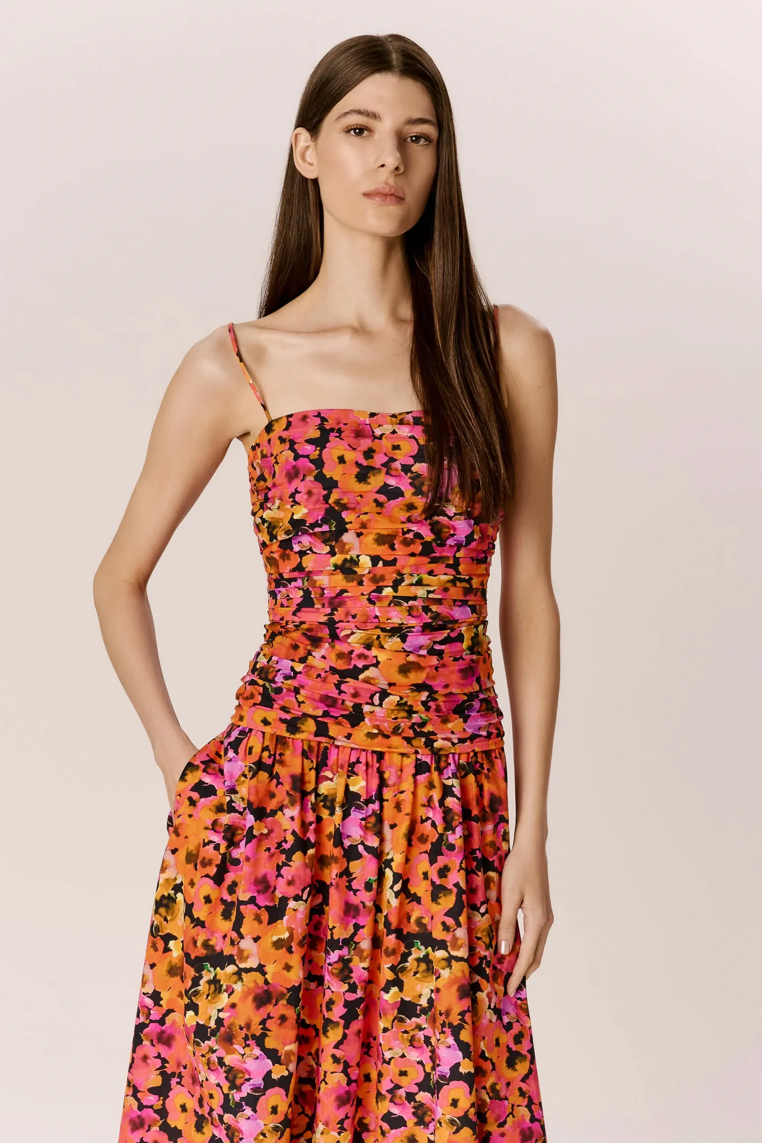 007542_VESTIDO_DECOTE_FRANZIDO_FLORAL_CHILLI_ANDREAMARQUES--2-