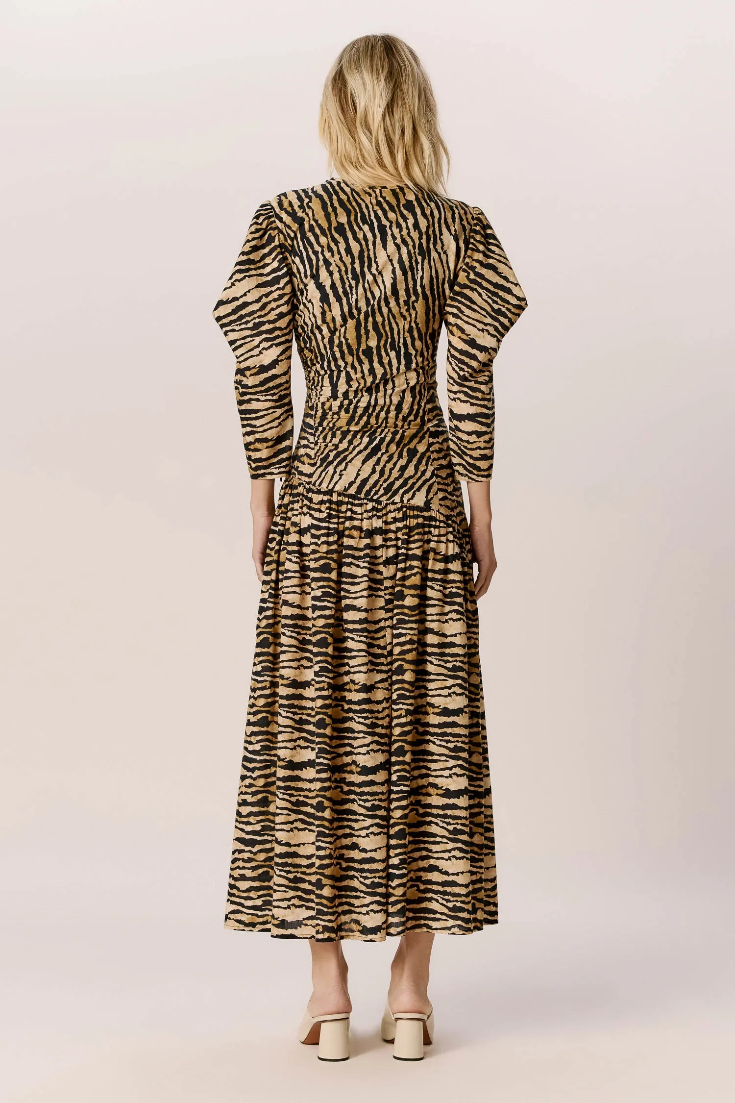 007529_VESTIDO_FRANZIDO_MANGA_GIGOT_TIGRE_ANDREAMARQUES--3-