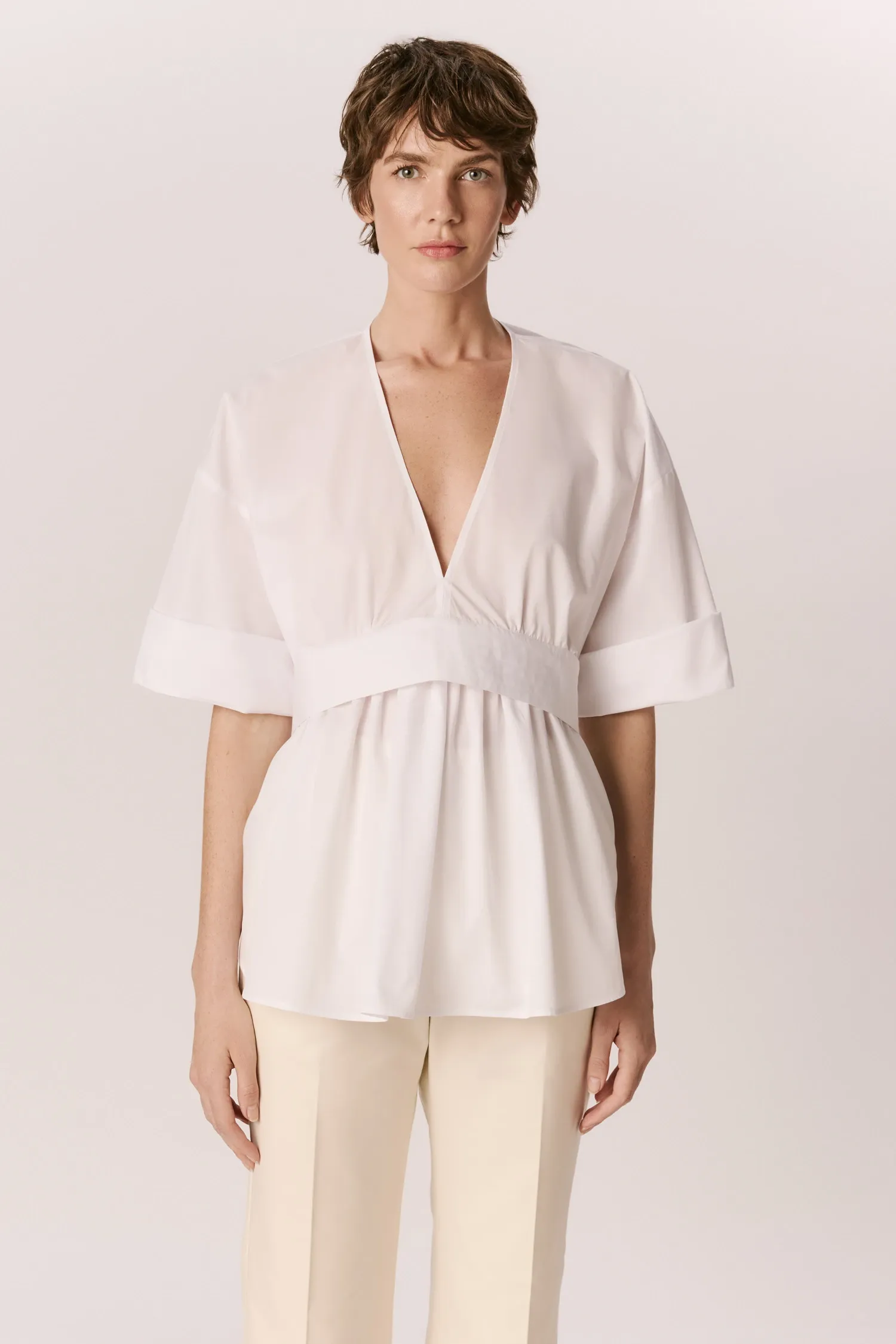 007509_-BLUSA-DECOTE_V_PALA_PESPONTADA_BRANCO_ANDREAMARQUES--2-