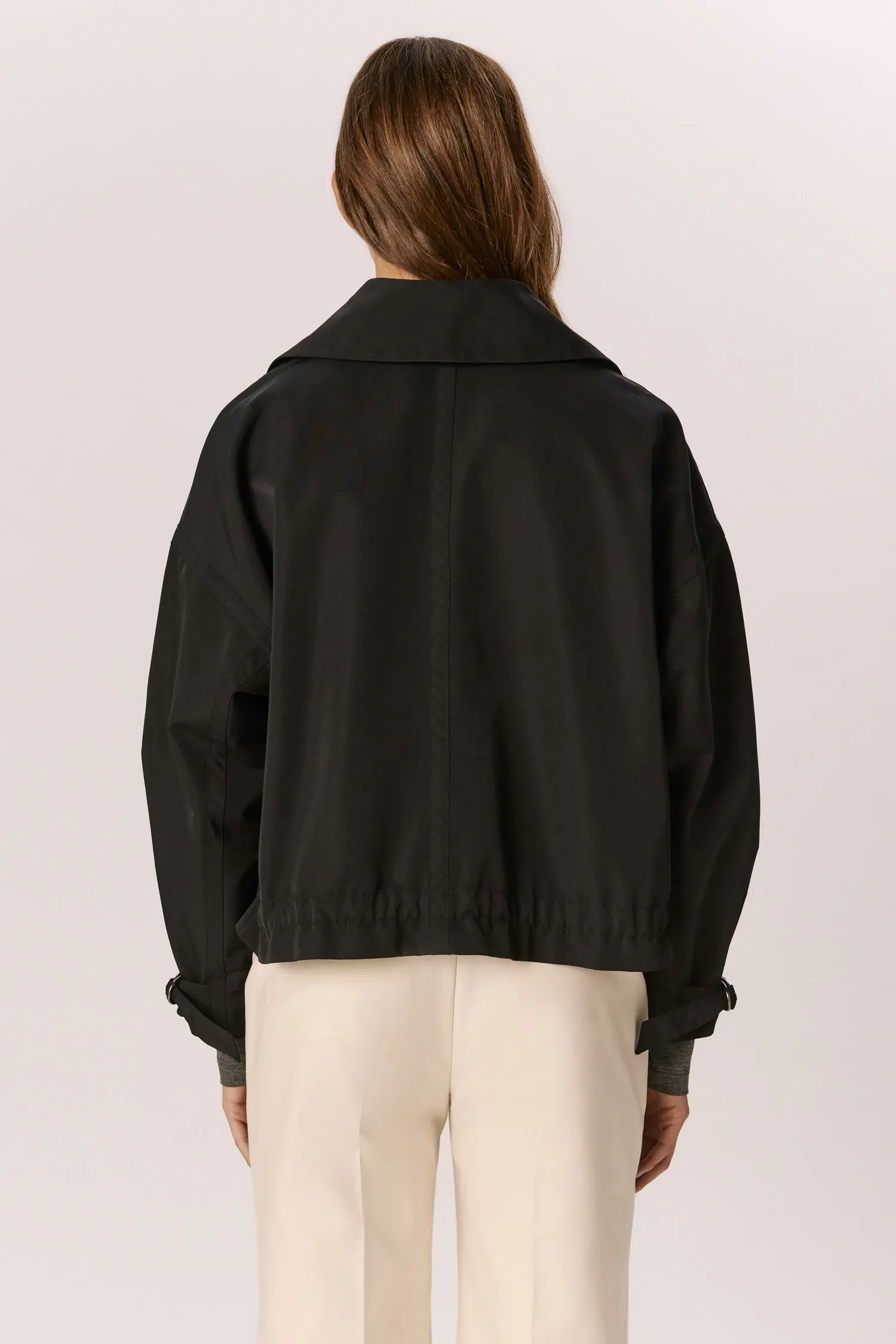 007592_TRENCH_NYLON_CURTO_VIES_PRETO_ANDREAMARQUES--4-
