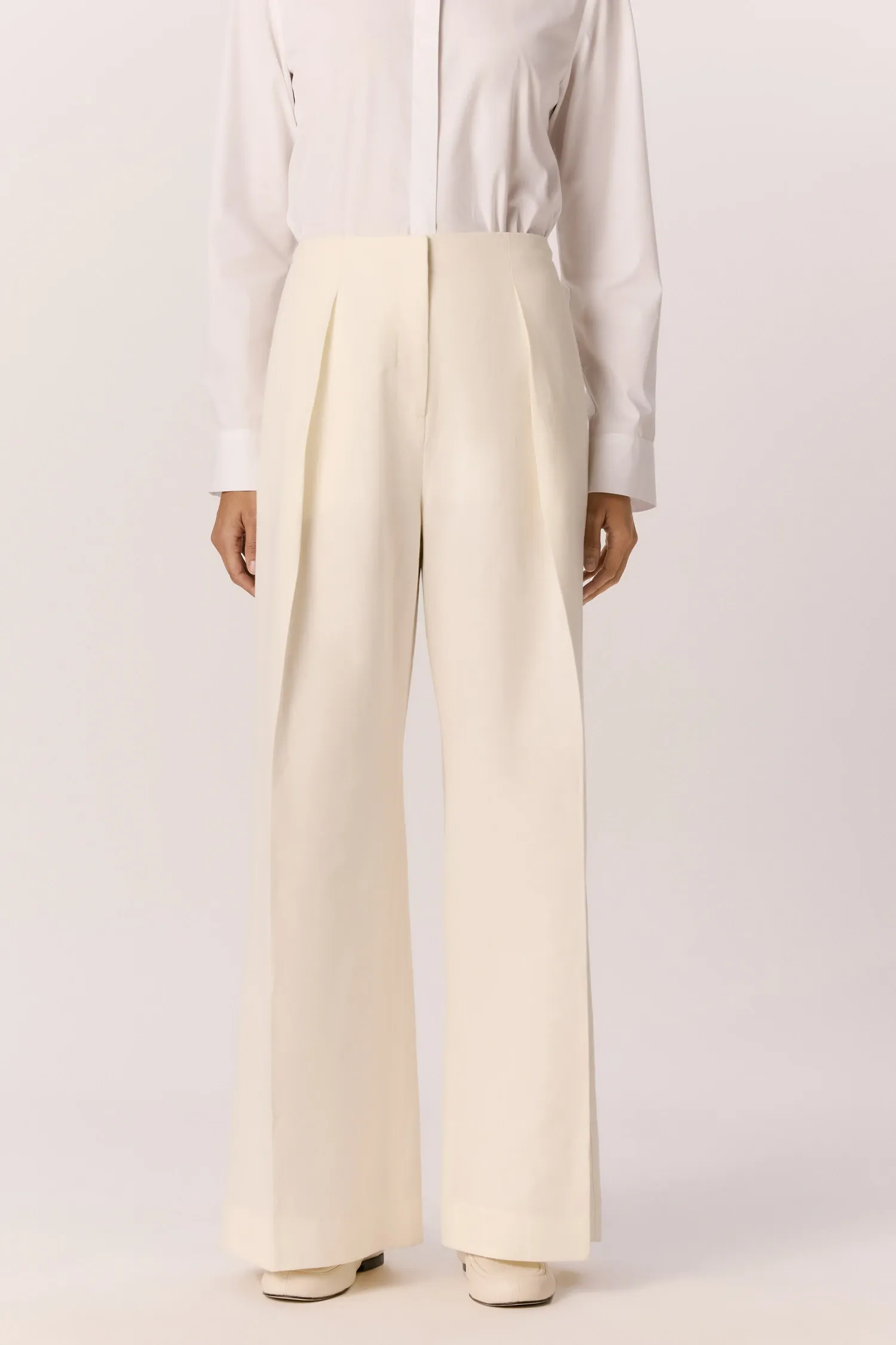 007570_-CALCA-AMPLA_PREGA_PROFUNDA_OFFWHITE_ANDREAMARQUES--2-