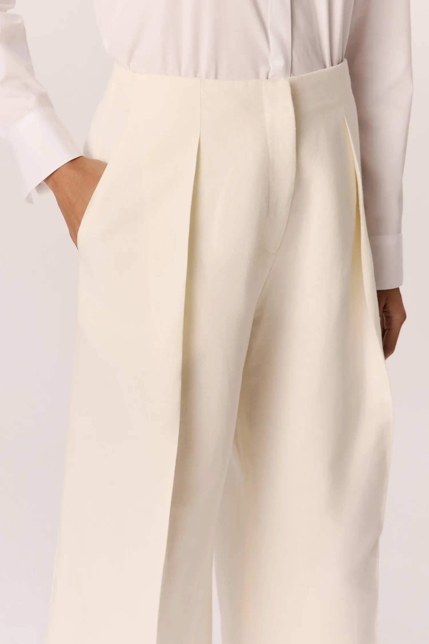 007570_-CALCA-AMPLA_PREGA_PROFUNDA_OFFWHITE_ANDREAMARQUES--4-