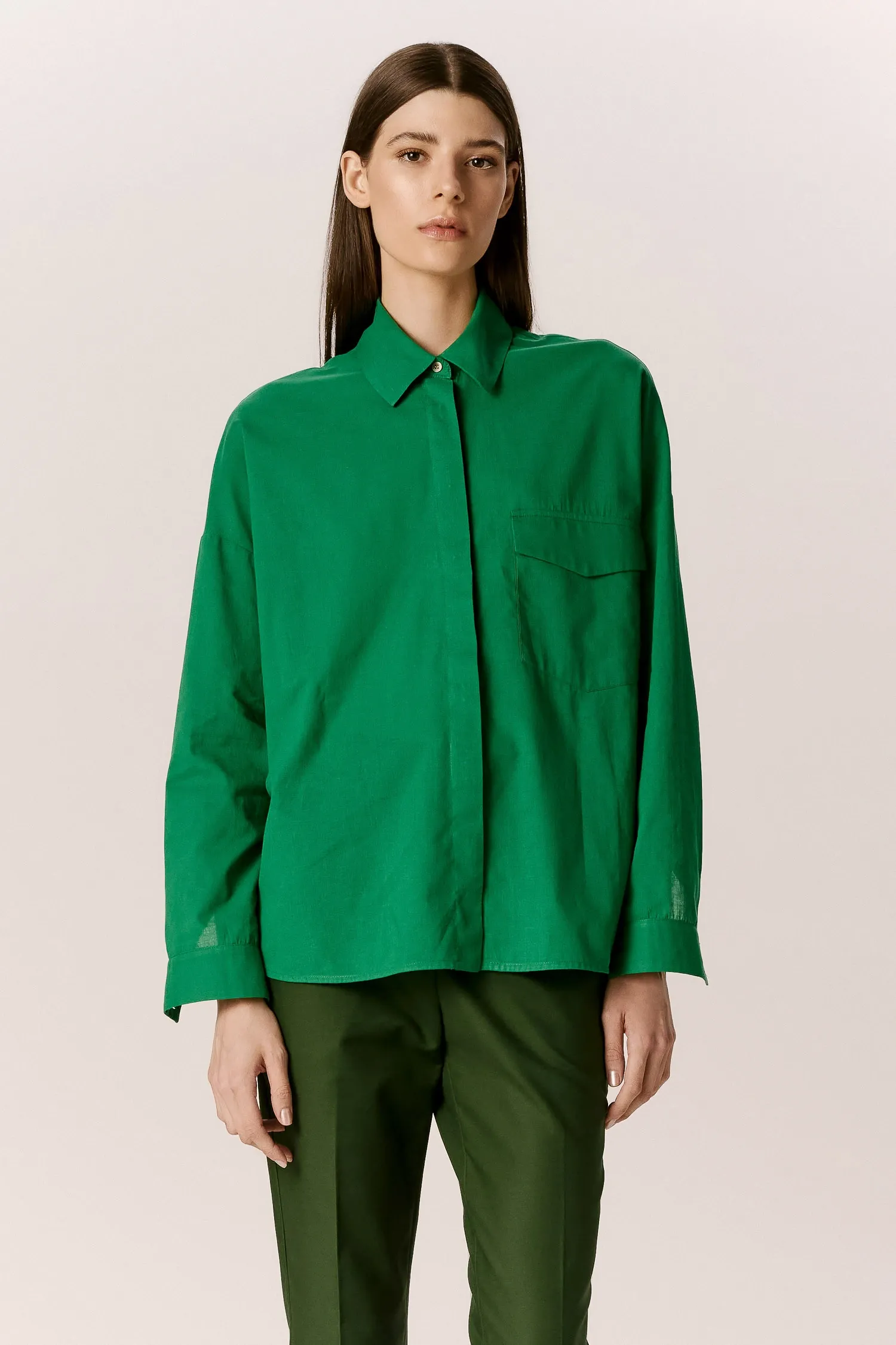 007594_CM38174-CAMISA_BOX_BOLSO_OMBRO_DESLOCADO_VERDE_ANDREAMARQUES--1-