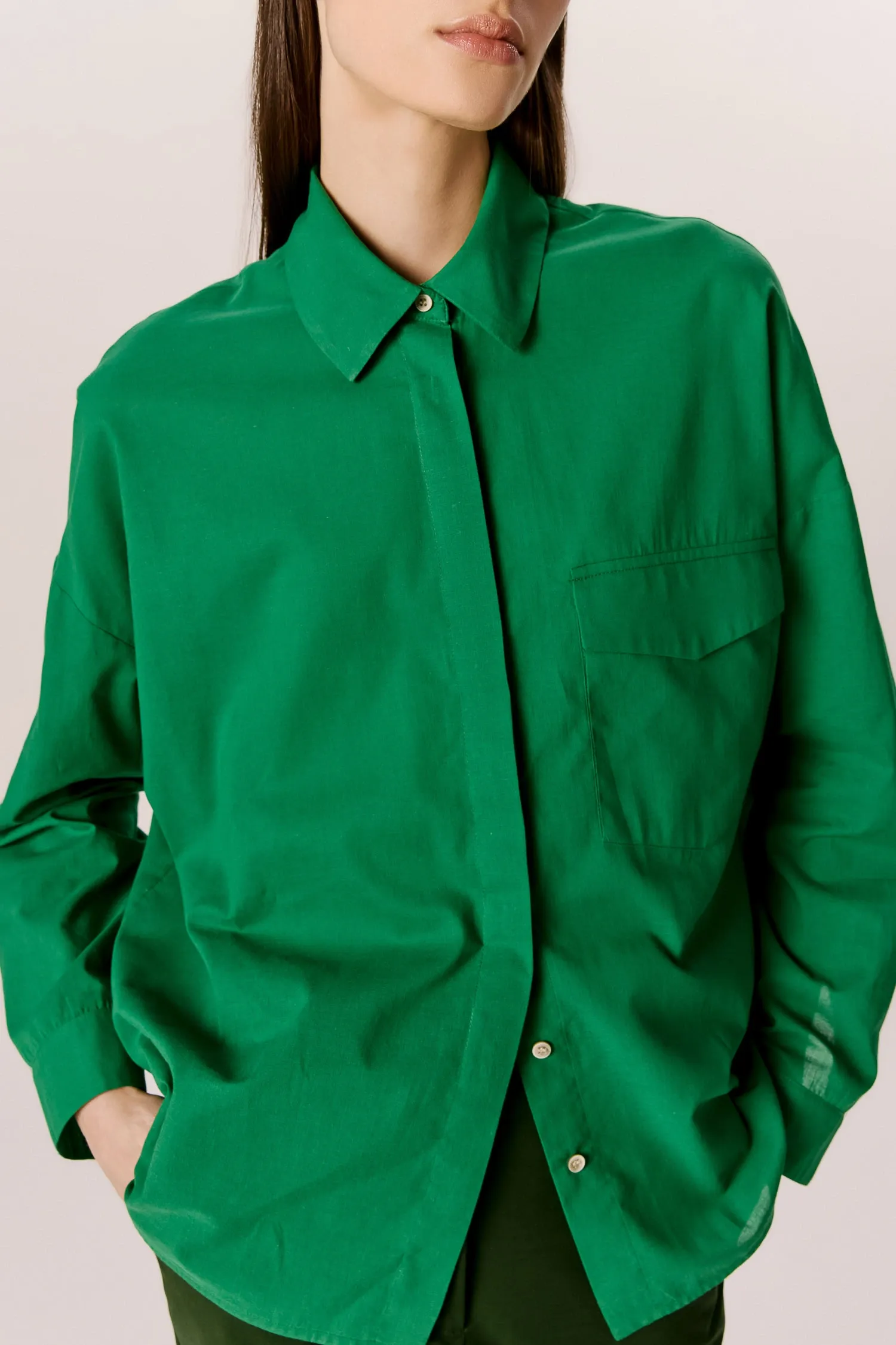 007594_CM38174-CAMISA_BOX_BOLSO_OMBRO_DESLOCADO_VERDE_ANDREAMARQUES--4-