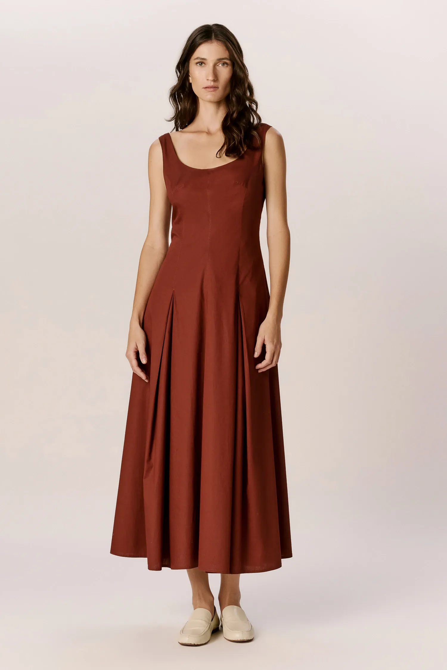 007620_VESTIDO_DECOTE_U_PREGAS_CHOCOLATE_ANDREAMARQUES--3-