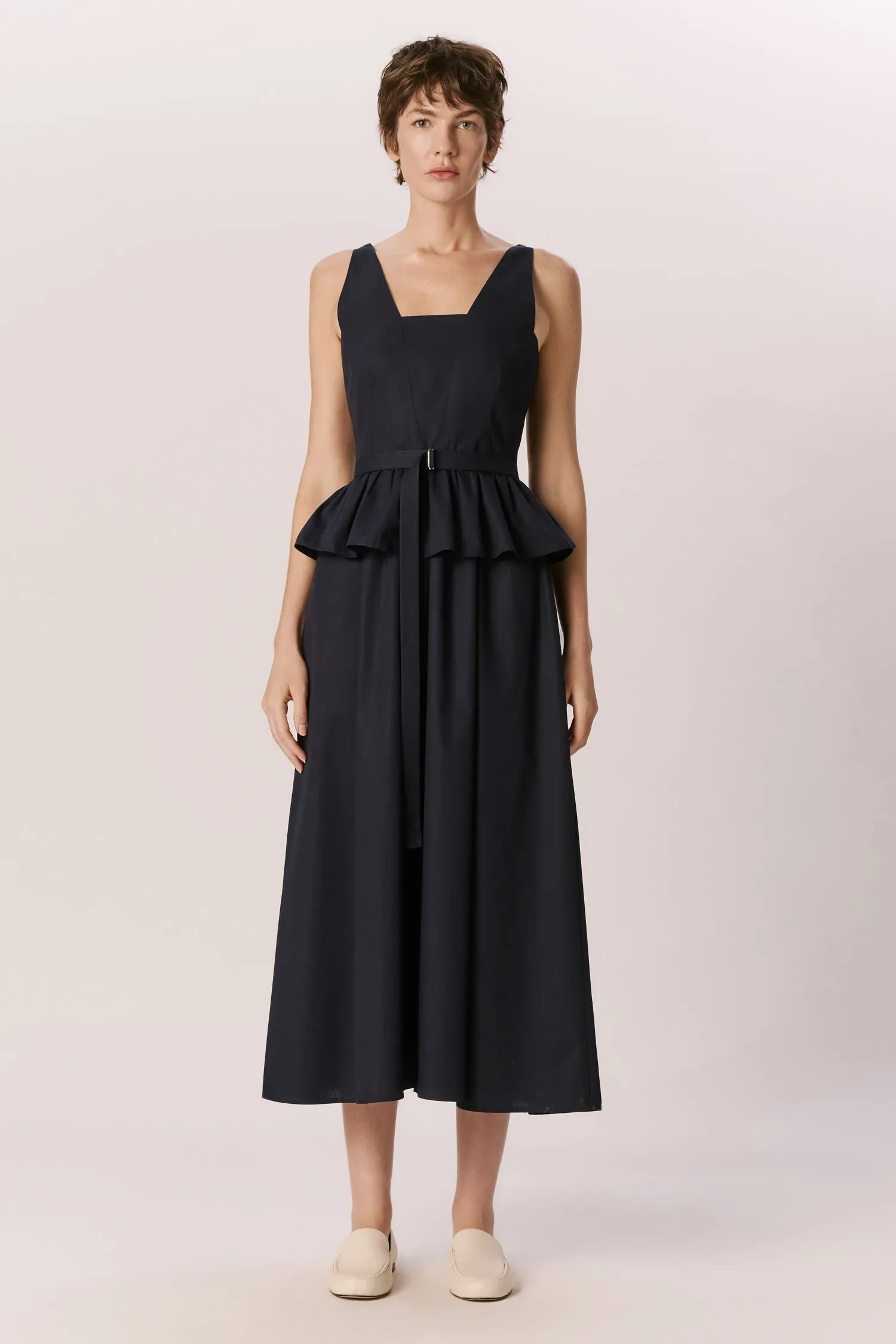 007632_-VESTIDO-DECOTE_GEOMETRICO_BASQUE-FRANZIDA_MARINHO_ANDREAMARQUES--2-