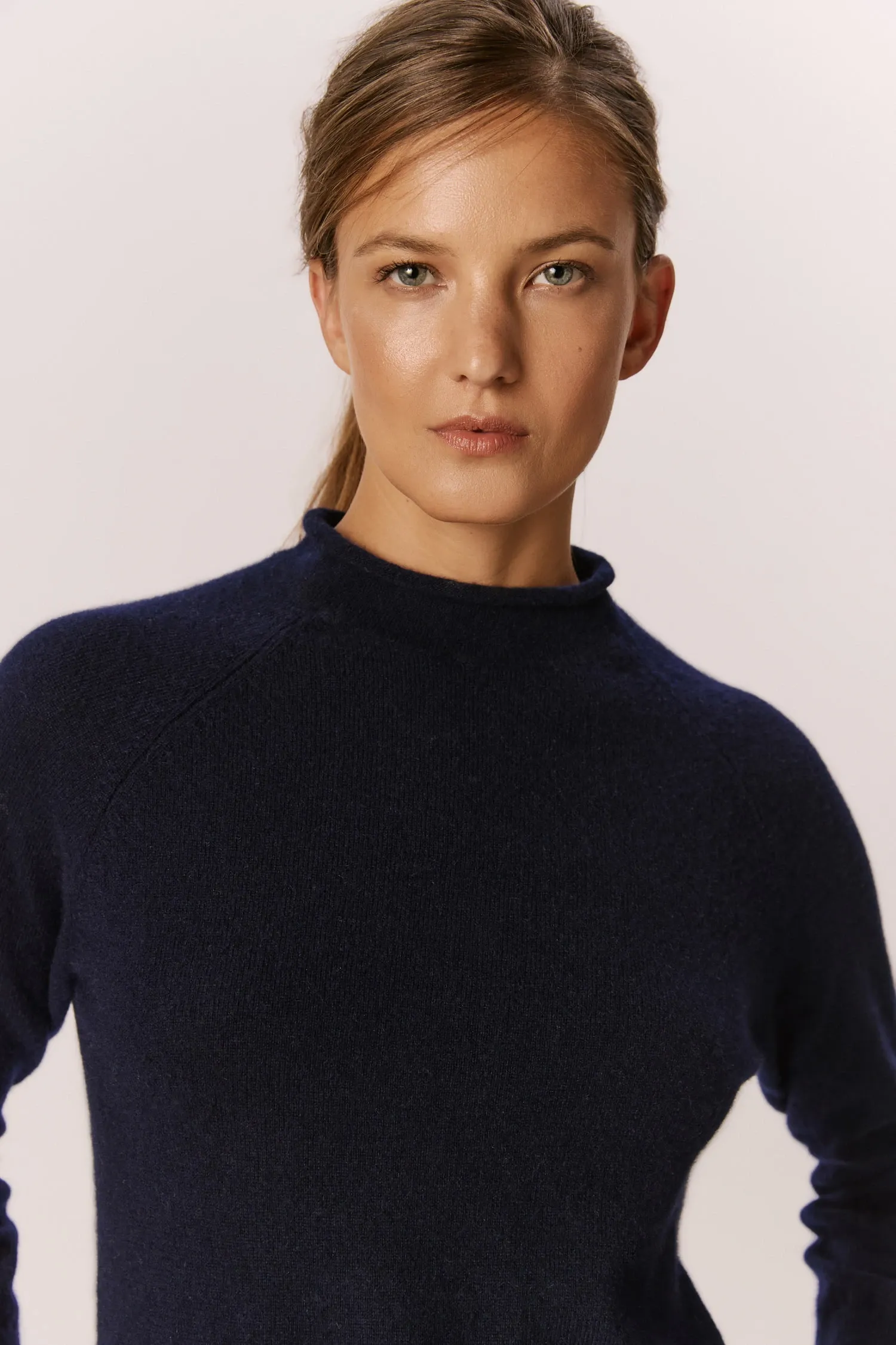 007645_SUETER-CASHMERE_GOLA-ALTA_MARINHO_ANDREAMARQUES--3-