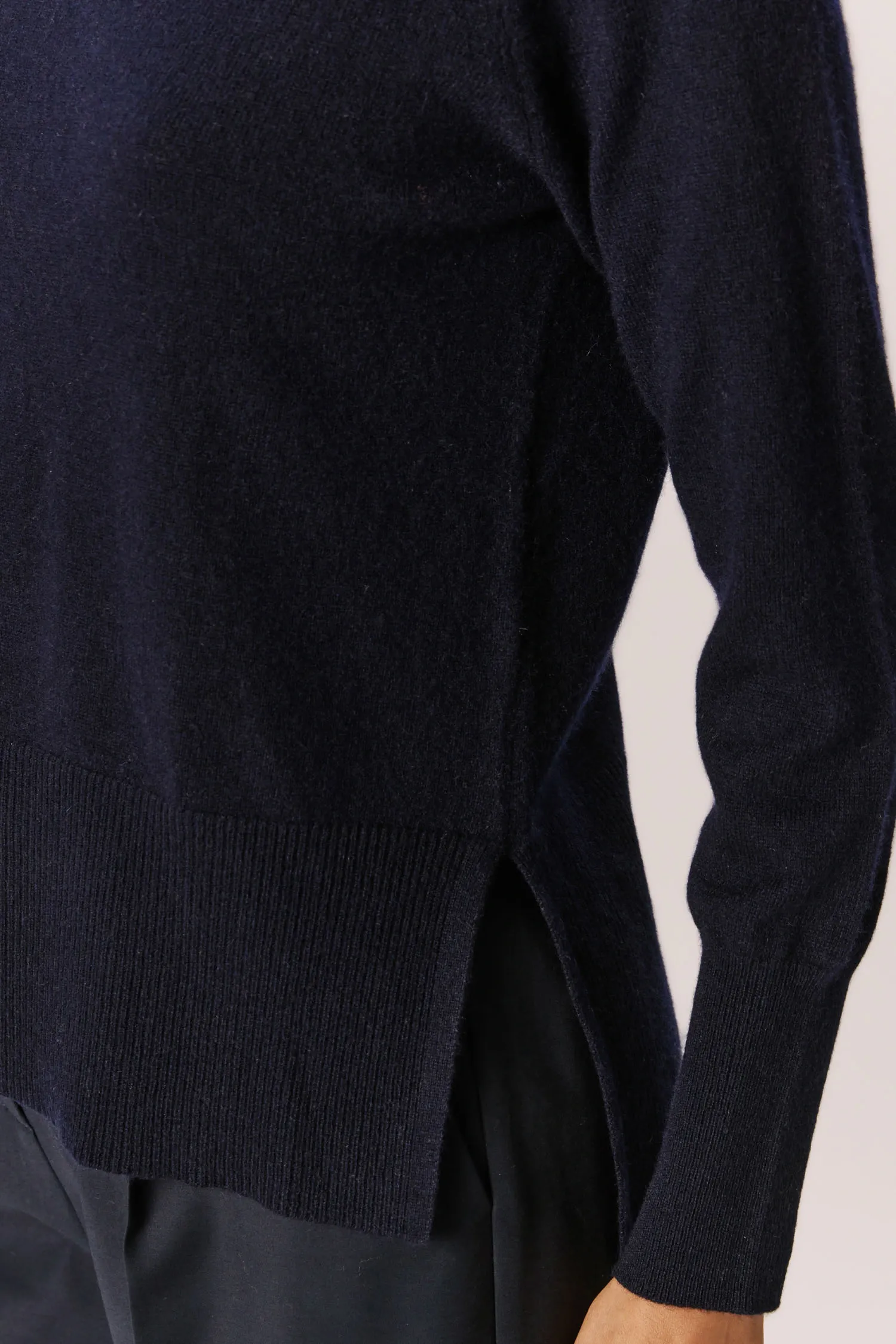 007645_SUETER-CASHMERE_GOLA-ALTA_MARINHO_ANDREAMARQUES--6-