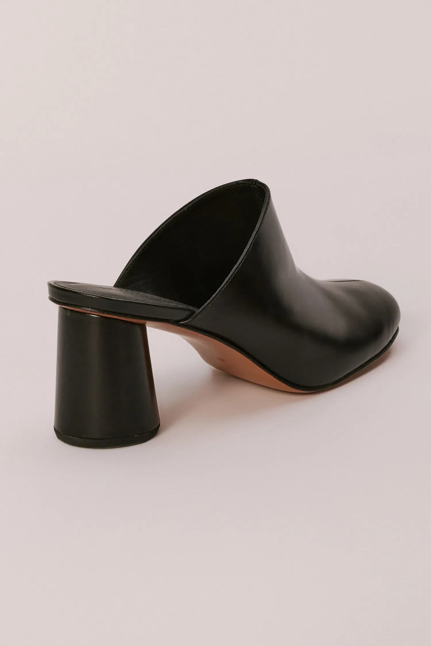 007682_-SAPATO-MULE_COURO_SALTO_CONE_ANDREAMARQUES--3-