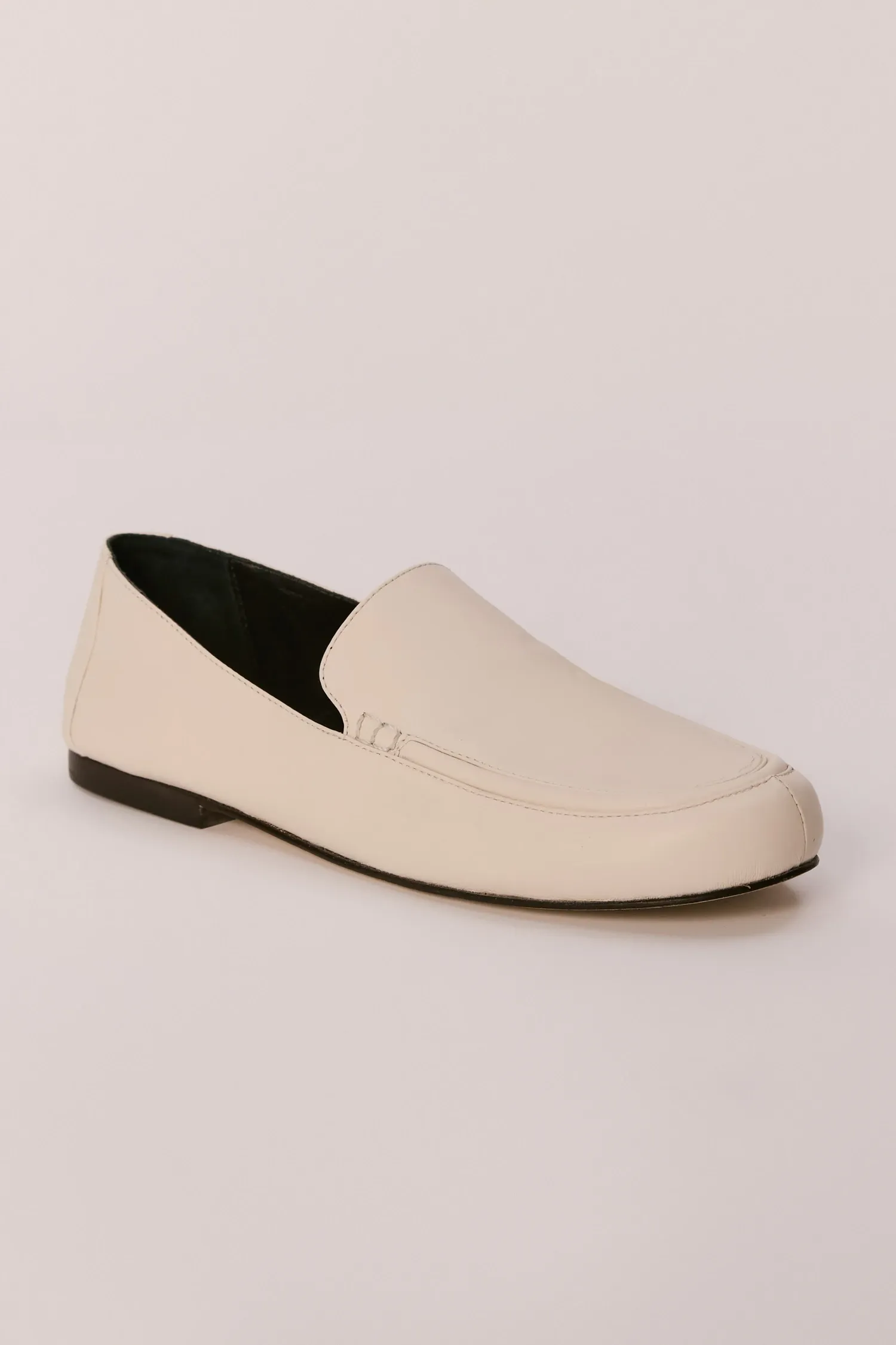 007683_-SAPATO_MOCASSIM_COURO_COSTURAS_OFFWHITE_ANDREAMARQUES