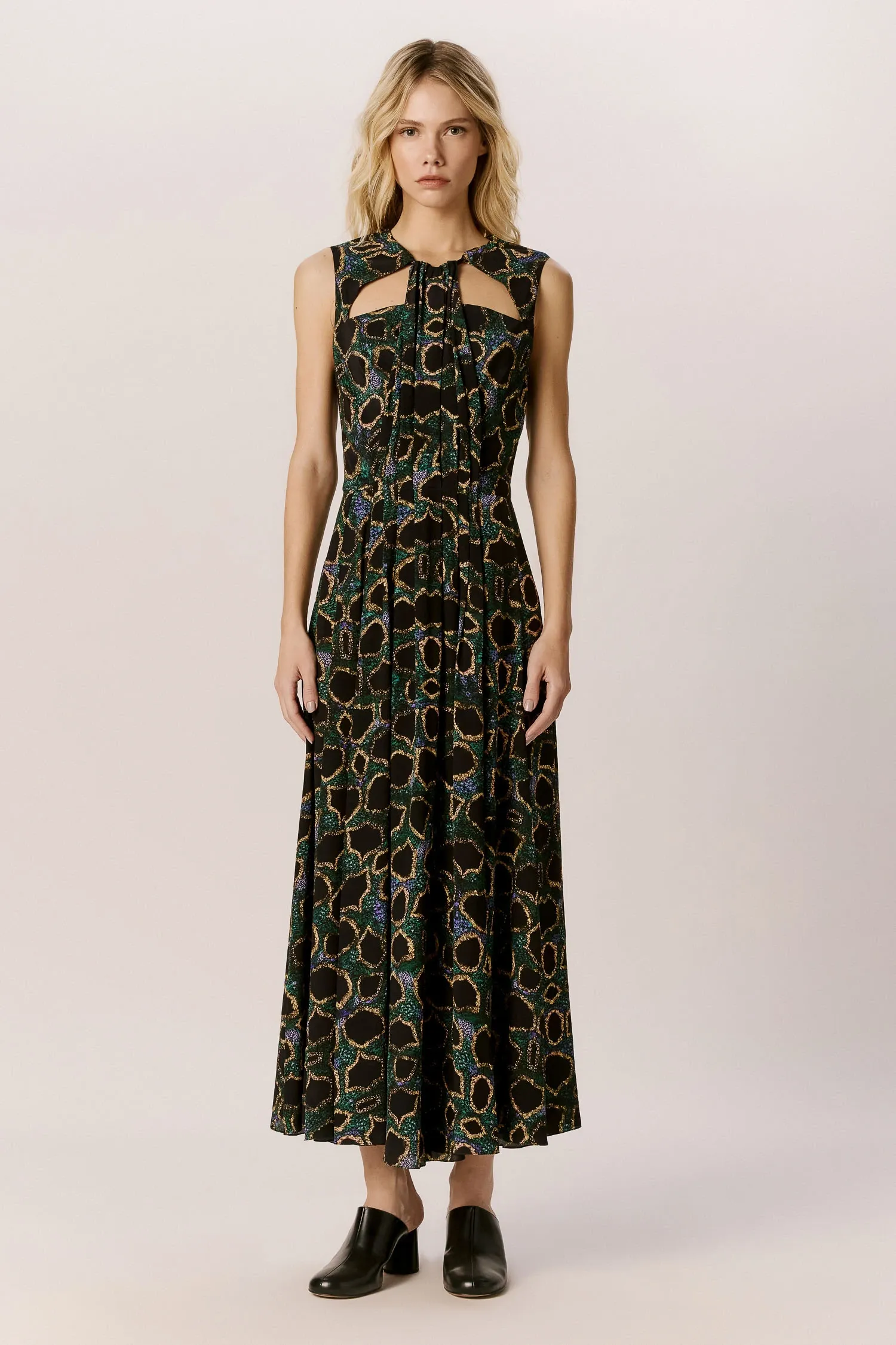 007558_VESTIDO_SEDA_FRANZIDO-CENTRO_BESOURO_ANDREAMARQUES