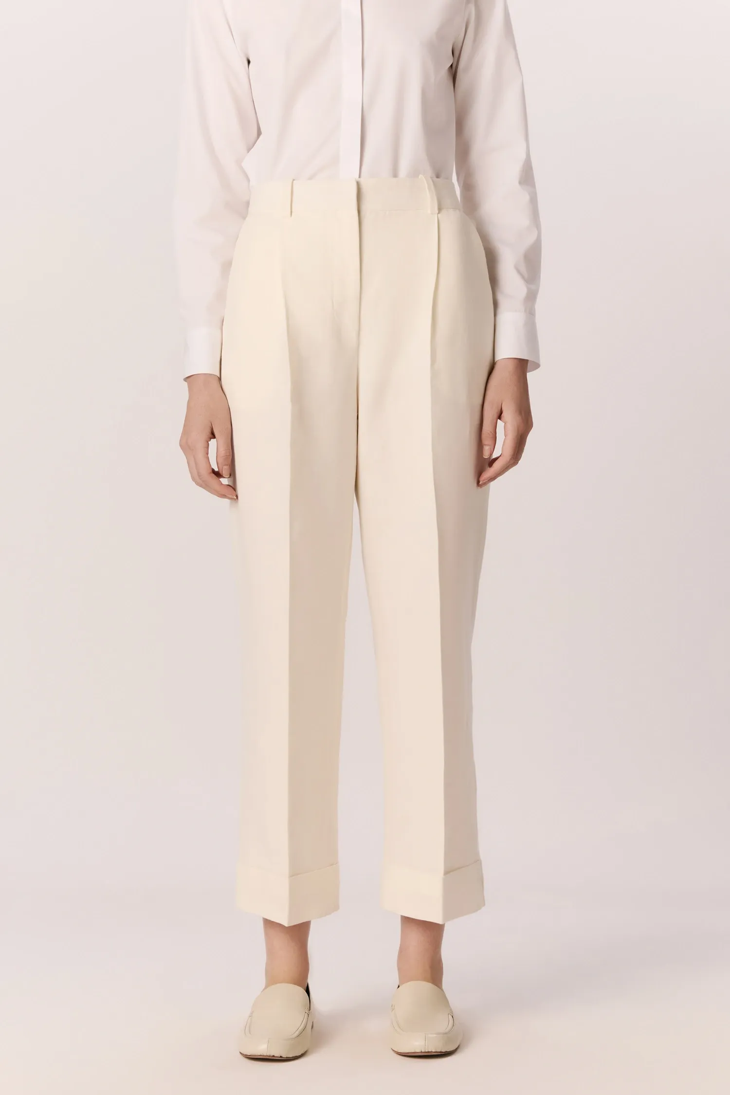 007571_CALCA_PREGA_BARRA_ITALIANA_OFFWHITE_ANDREAMARQUES--2-