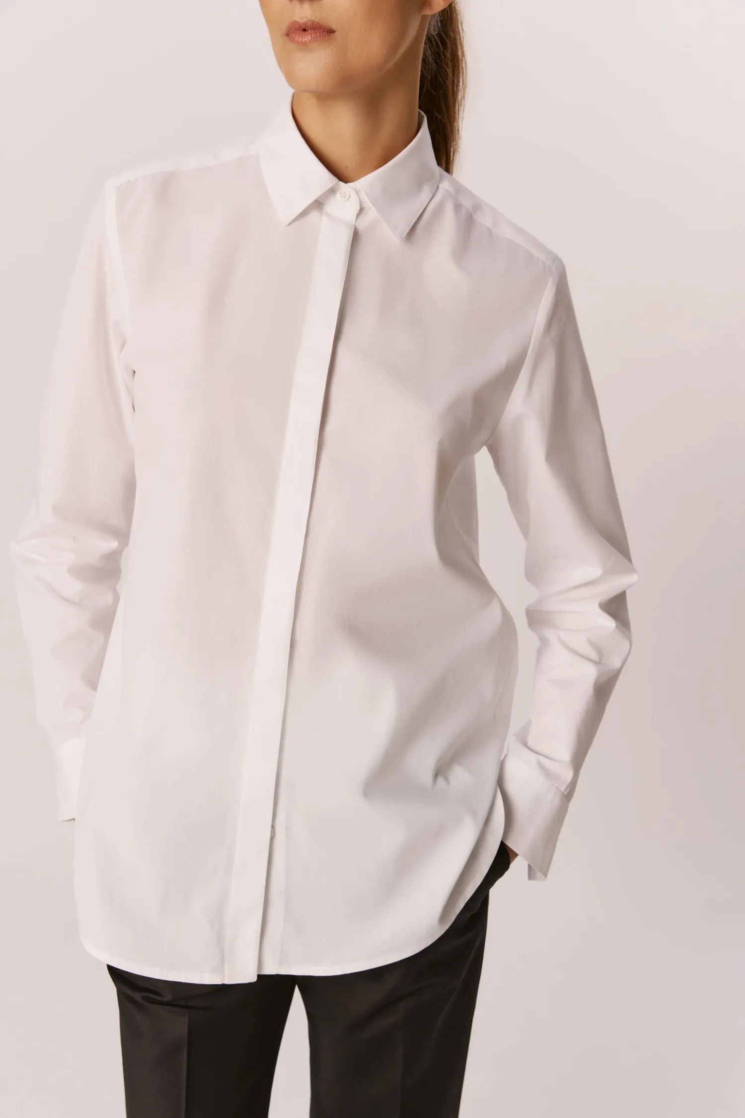 007485_-CAMISA_CLASSICA_BRANCA_ANDREAMARQUES--4-