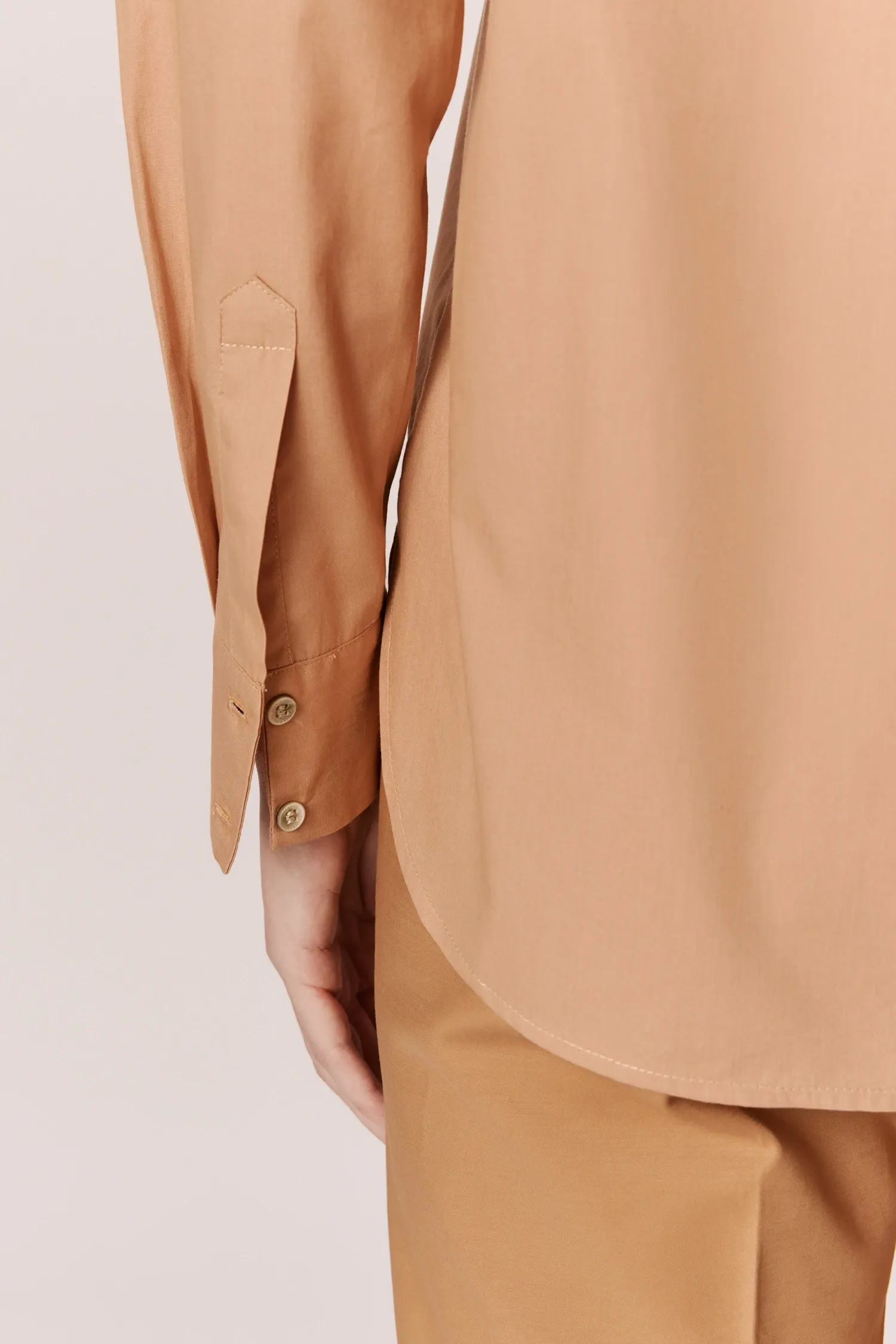 007485_CAMISA_CLASSICA_TAN_ANDREAMARQUES--5-