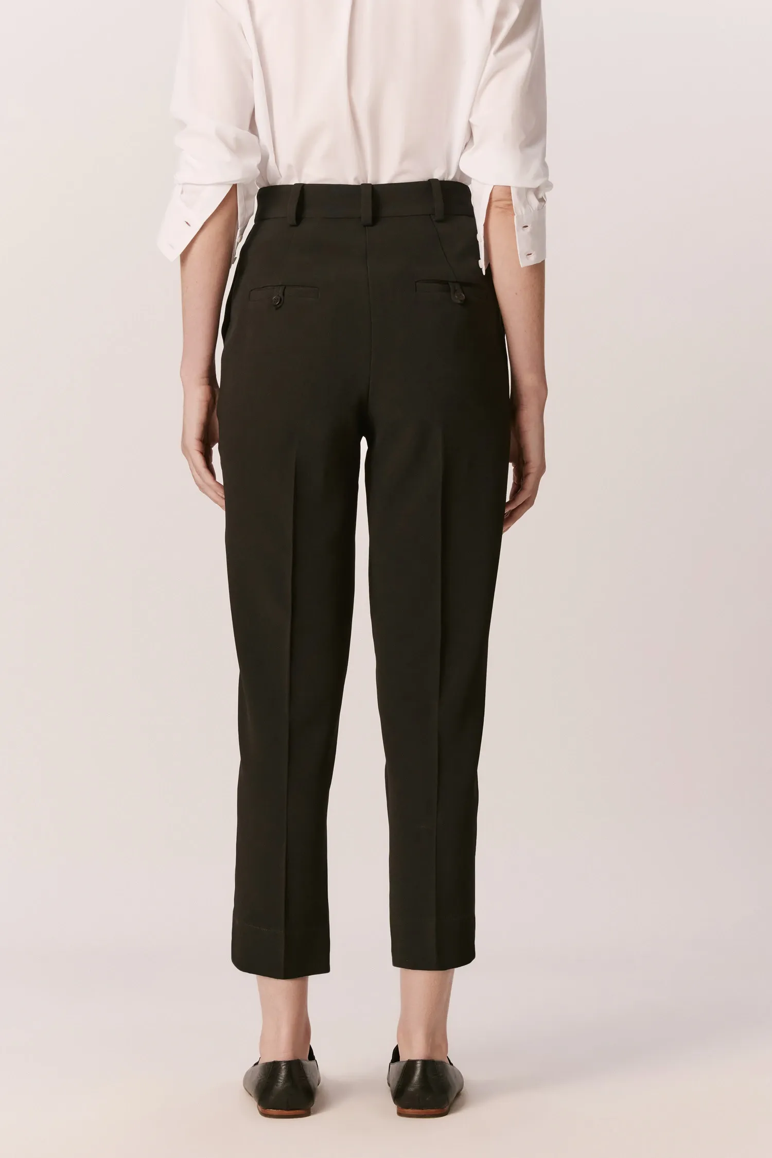 007516_-CALCA-CREPE_PREGA_VINCO_PRETO_ANDREAMARQUES--4-