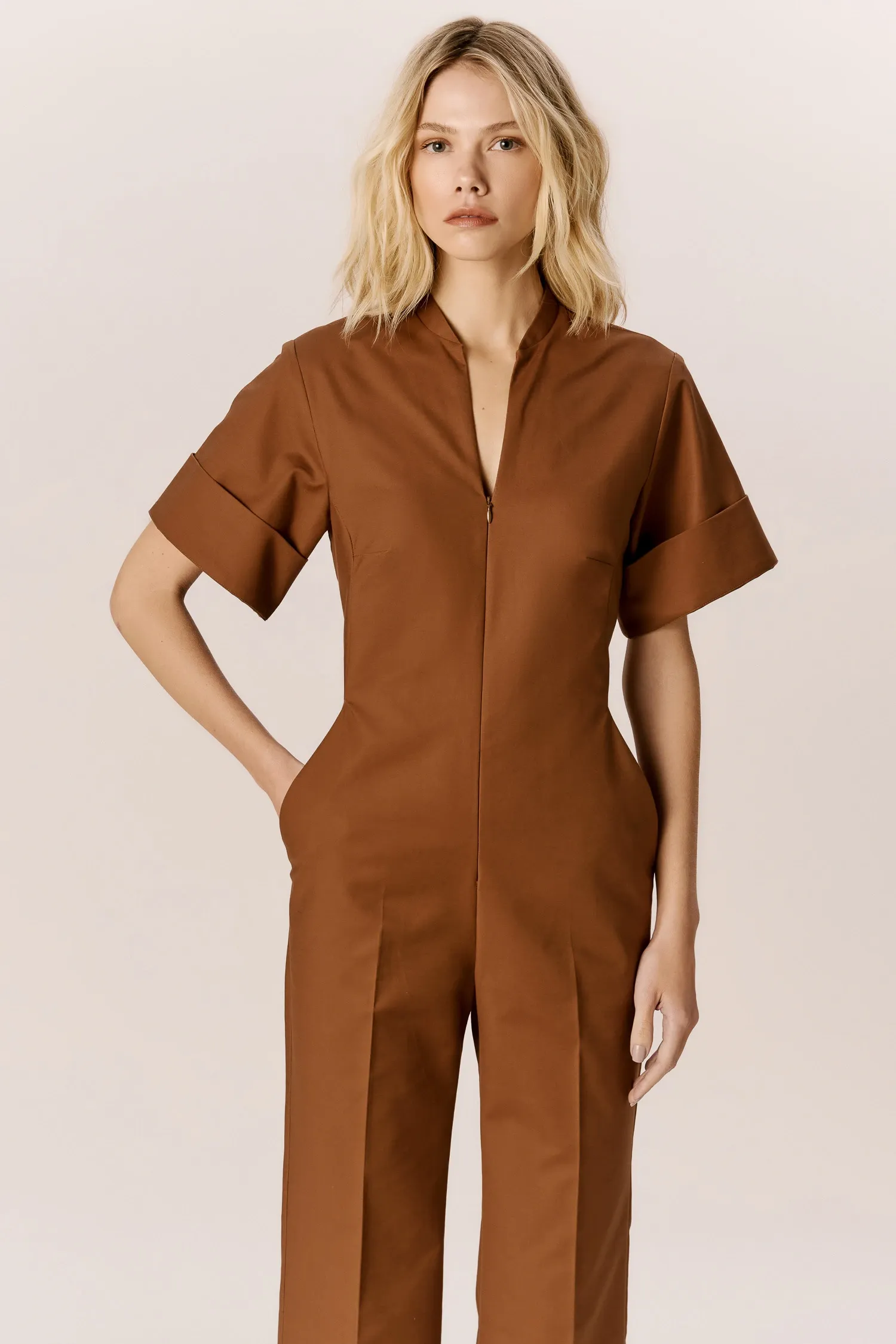 007501_MACACAO_DECOTE_ZIPER_MANGA_CURTA_CONHAQUE_ANDREAMARQUES--3-