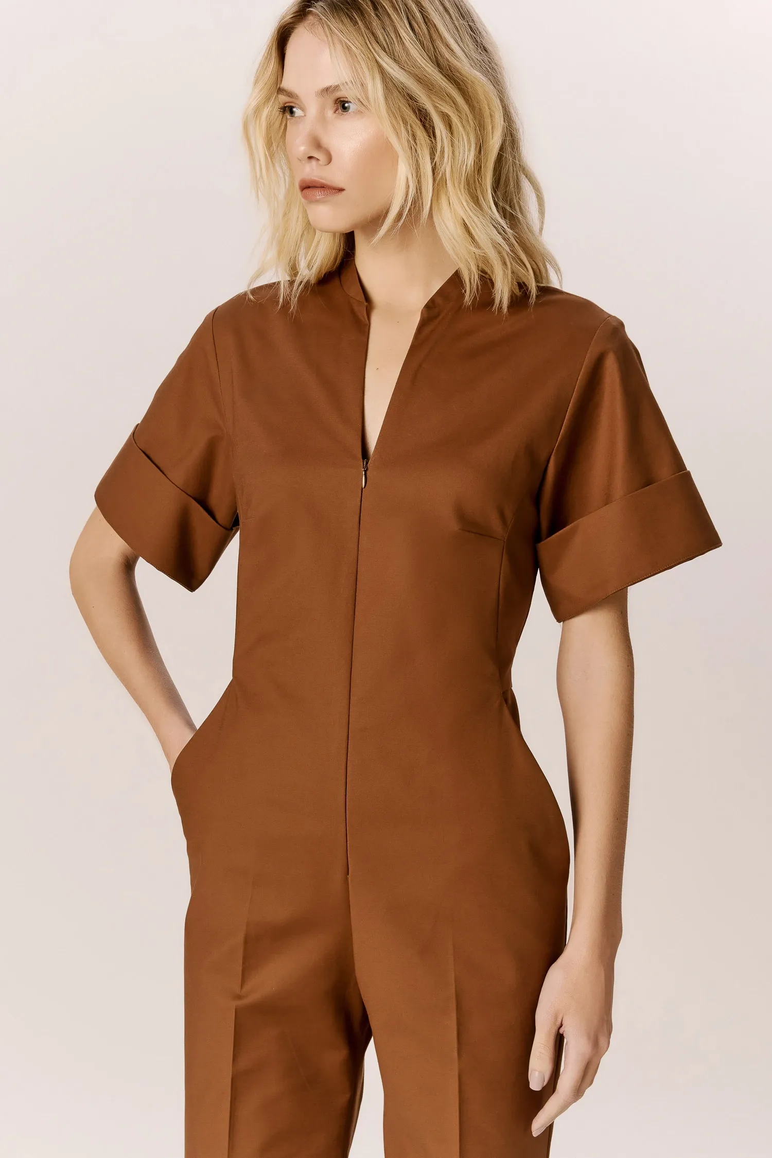 007501_MACACAO_DECOTE_ZIPER_MANGA_CURTA_CONHAQUE_ANDREAMARQUES--4-