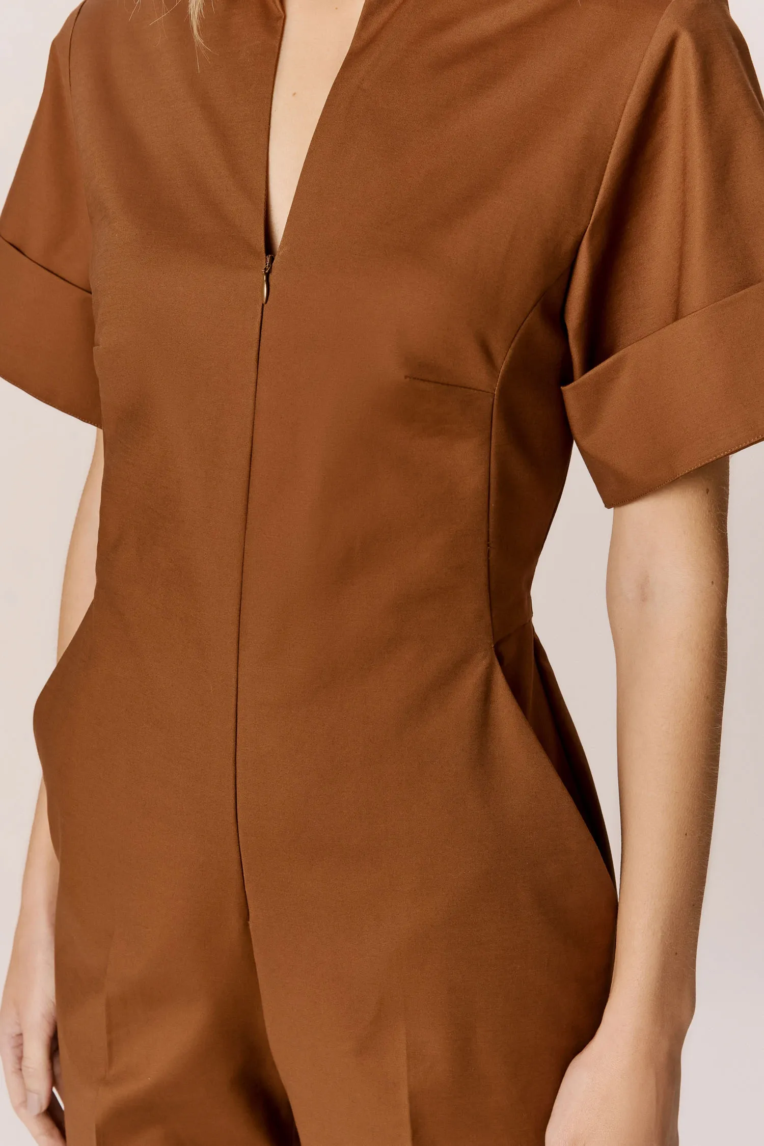 007501_MACACAO_DECOTE_ZIPER_MANGA_CURTA_CONHAQUE_ANDREAMARQUES--1-