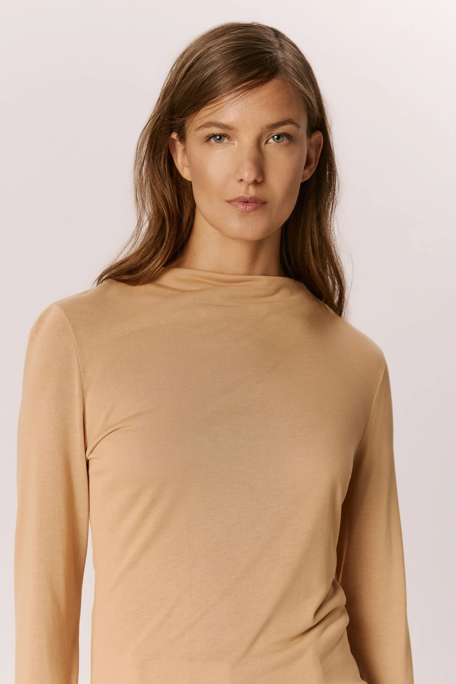 007491_BLUSA_MALHA_MANGA_COMPRIDA_GOLA_ALTA_TAN_ANDREAMARQUES--3-