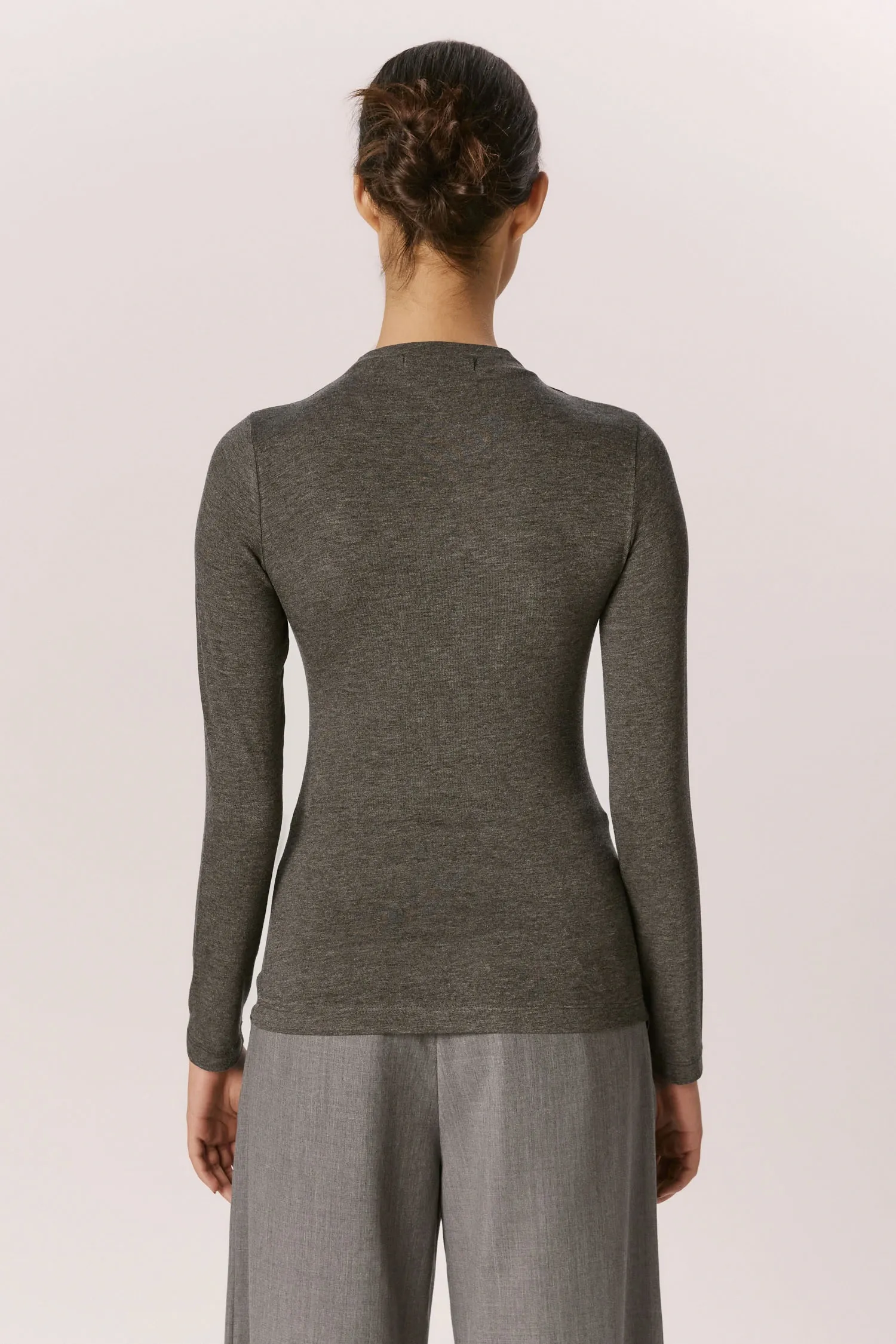 007479_BLUSA_MALHA_MANGA_COMPRIDA_GOLA-ALTA_CINZA_MESCLA_ANDREAMARQUES--4-