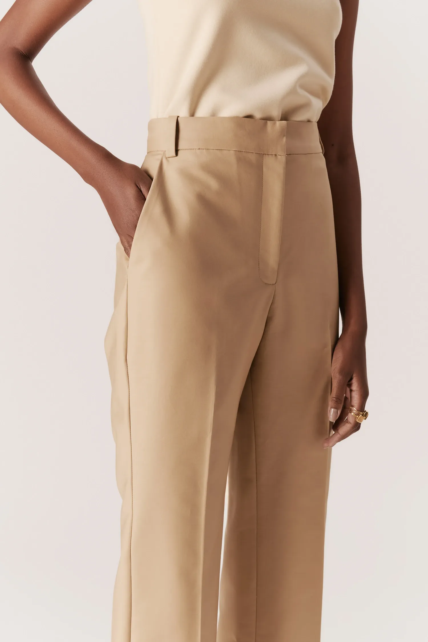 007332_CALCA_SEMI_FLARE_BOLSO_FACA_CAQUI_ANDREAMARQUES--3-