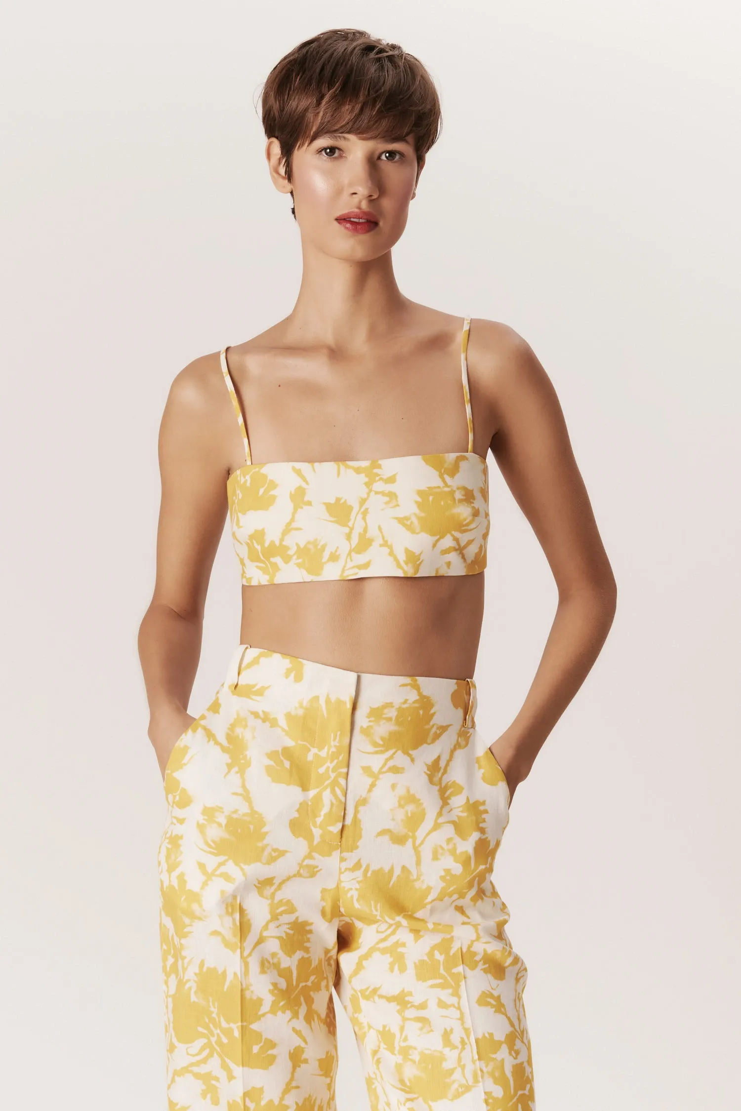 007322_TOP_LINHO_FAIXA_RETO_FLORAL_AMARELO_ANDREAMARQUES--1-