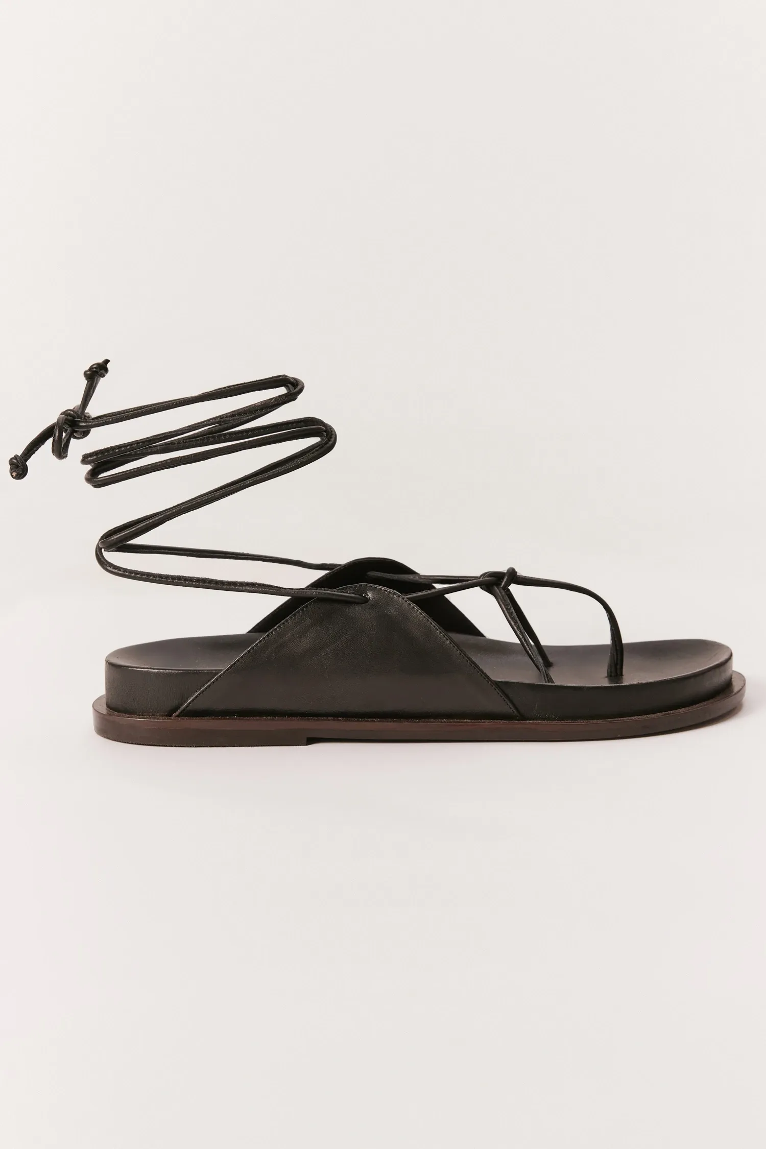 007440_-SANDALIA-FLAT-AMARRACAO_PRETO_ANDREAMARQUES--3-