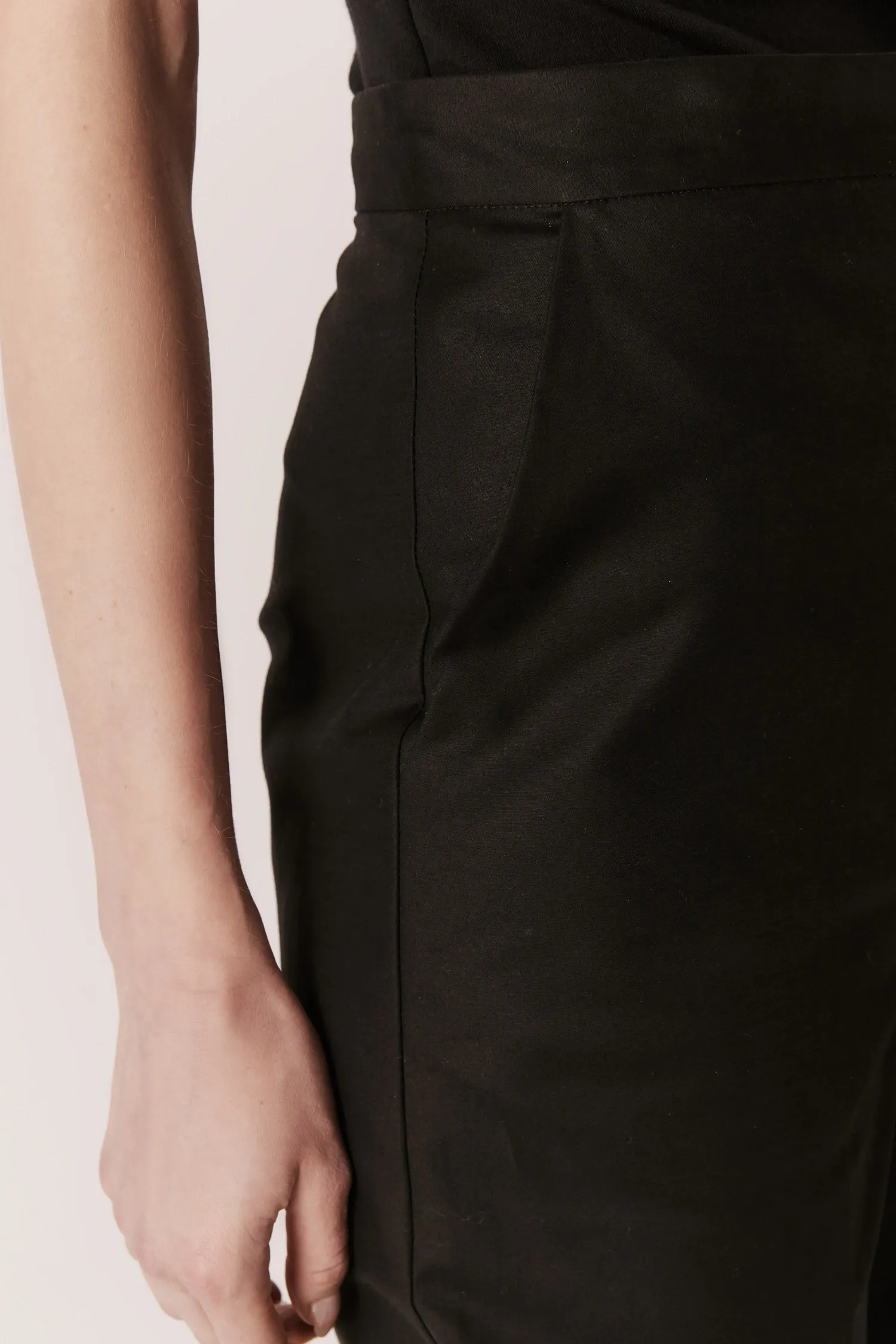 007285_CALCA_LONGA_SEMI_WIDE_PRETO_ANDREAMARQUES--9-