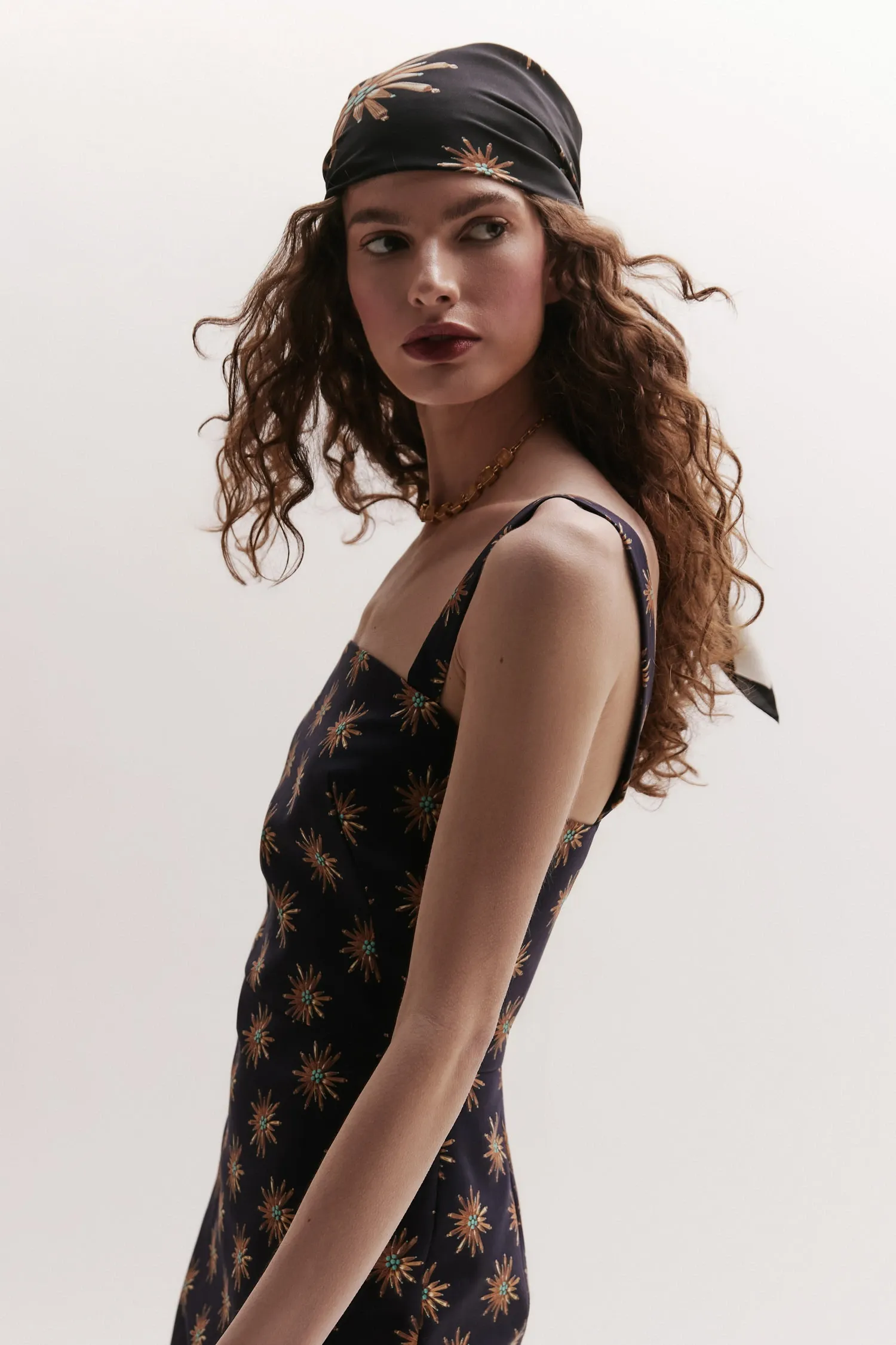 007295_VESTIDO_MIDI_LAPIS_DECOTE-RETO_ROSETA_MARINHO_ANDREAMARQUES--7-