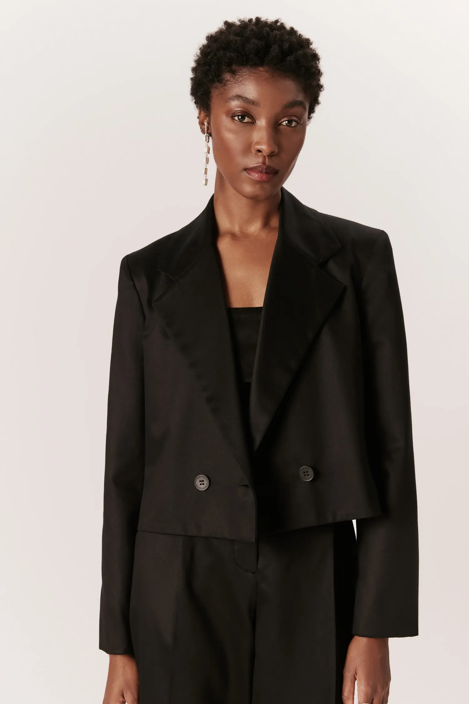 007386_BLAZER_TRANSPASSADO_CROPPED_PRETO_ANDREAMARQUES--15-