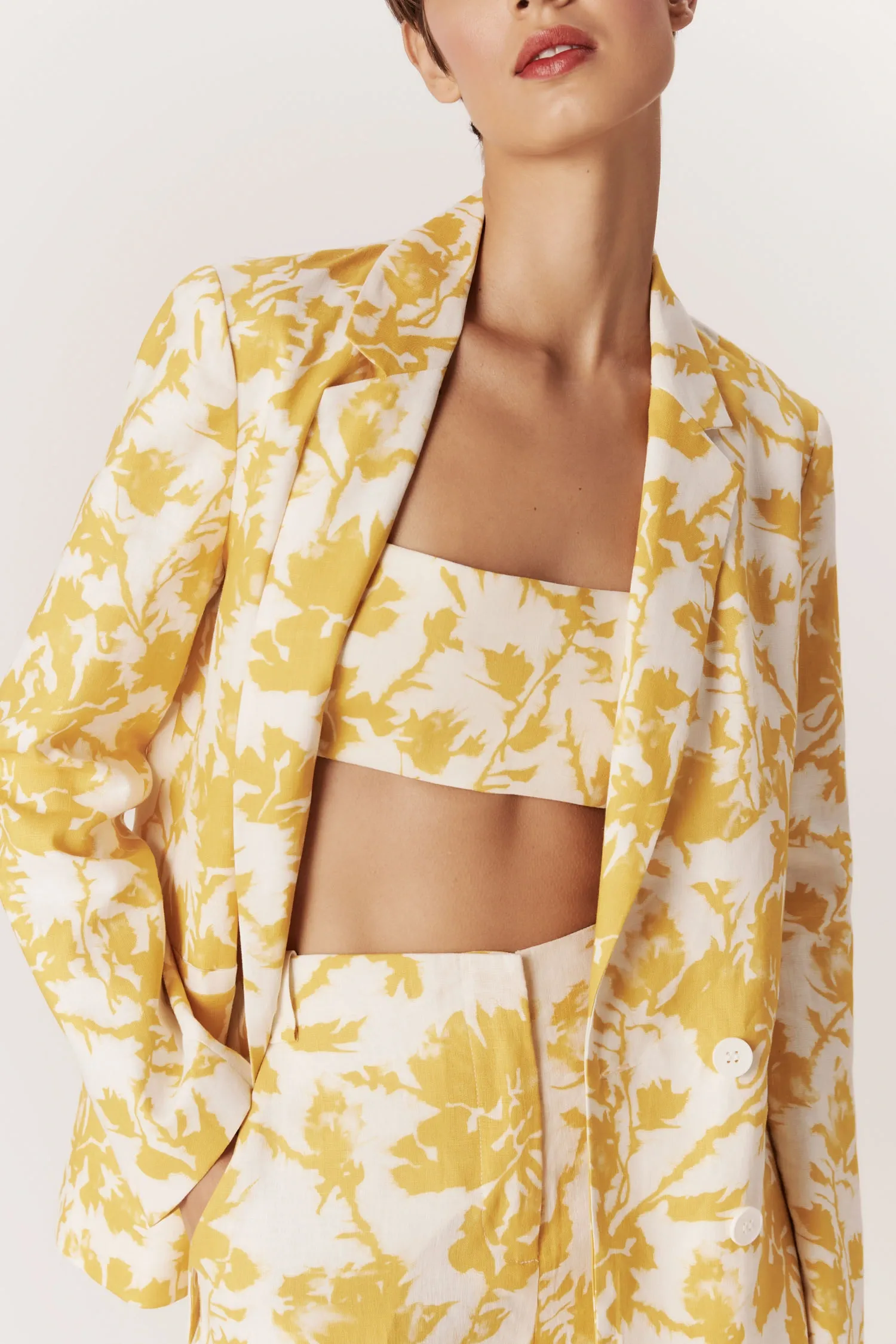007321_BLAZER_LINHO_RETO_TRANSPASSE_FLORAL_AMARELO_ANDREAMARQUES--6-