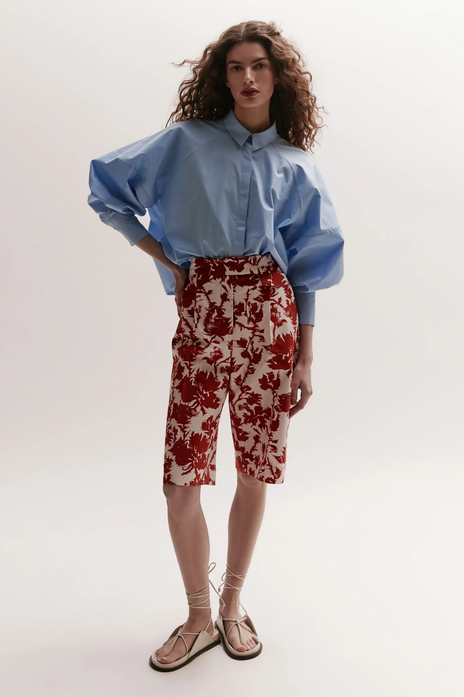 007345_BERMUDA_VINCO_BOLSO_EXTRA_FLORAL_VERMELHO--3-