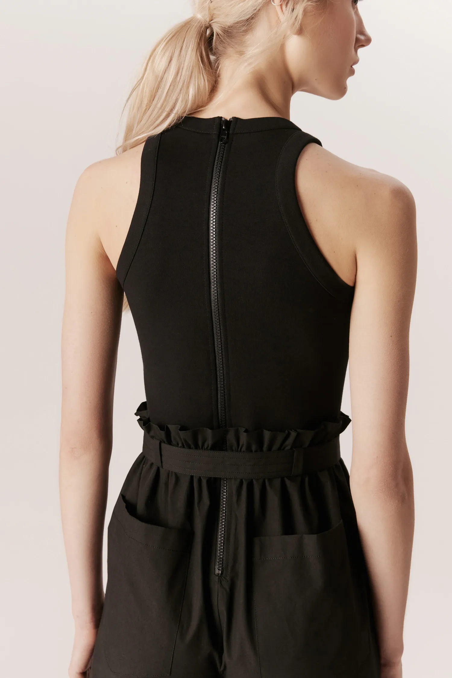 007270_MACACAO_MALHA_CLOCHARD-DECOTE-NADADOR_PRETO_ANDREAMARQUES--6-