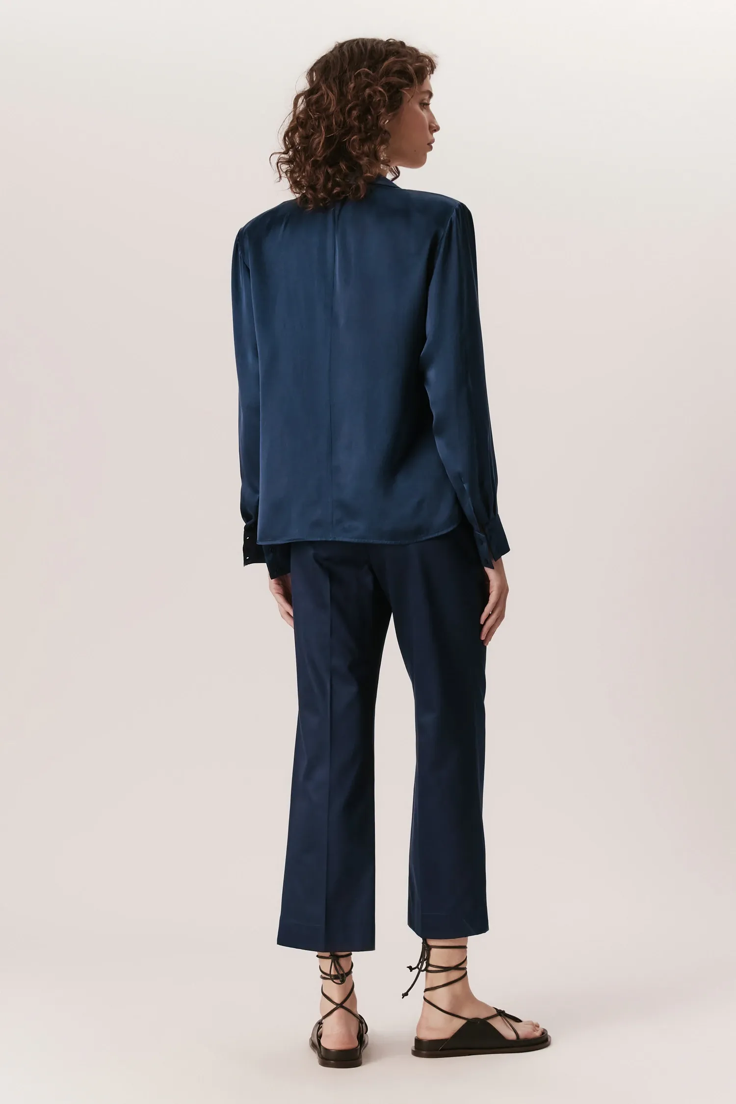 007299_CAMISA_CETIM_LAPELA_E_OMBREIRA_MARINHO_ANDREAMARQUES--3-